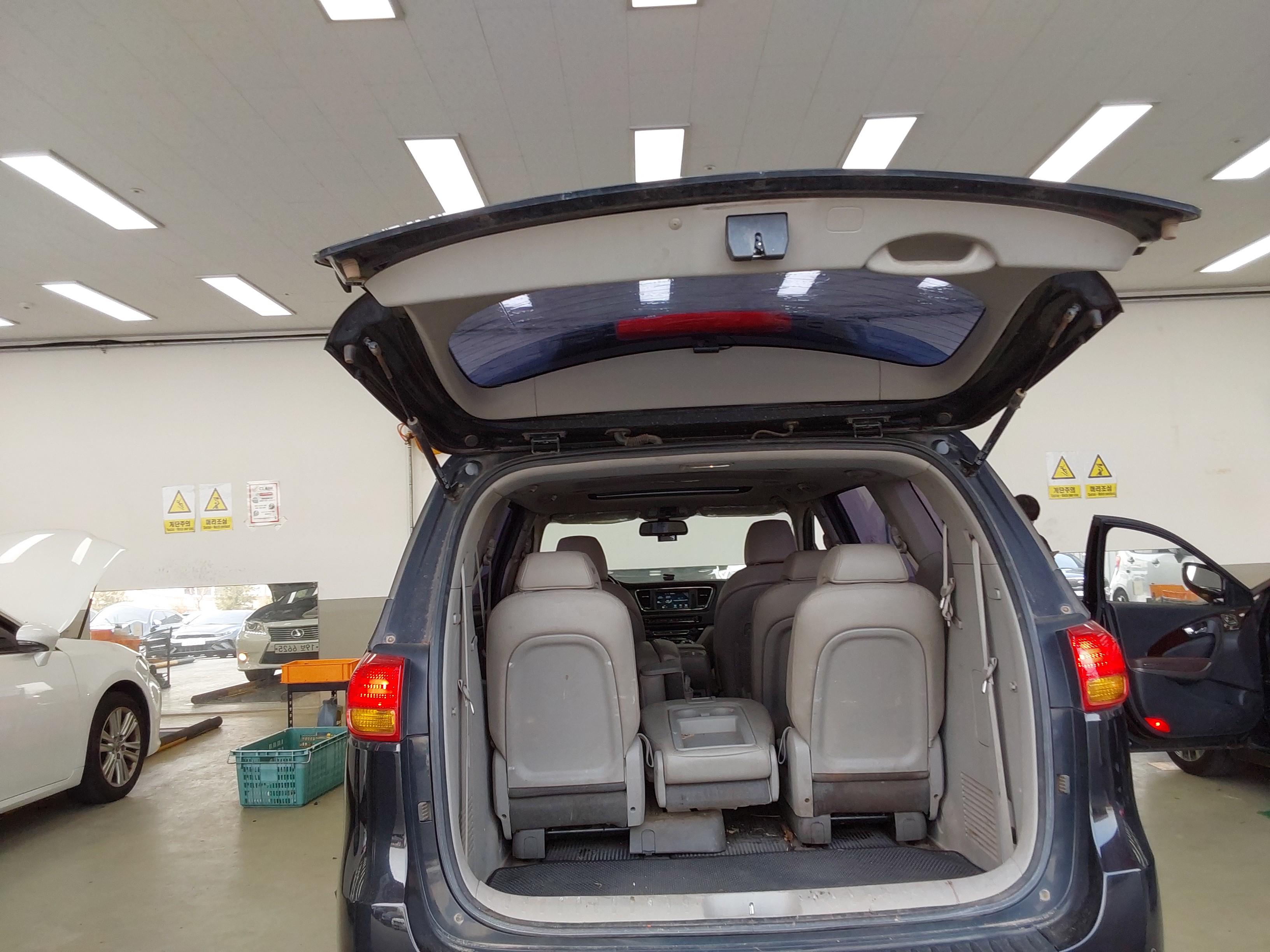 Kia New Carnival 2016 - Image 14