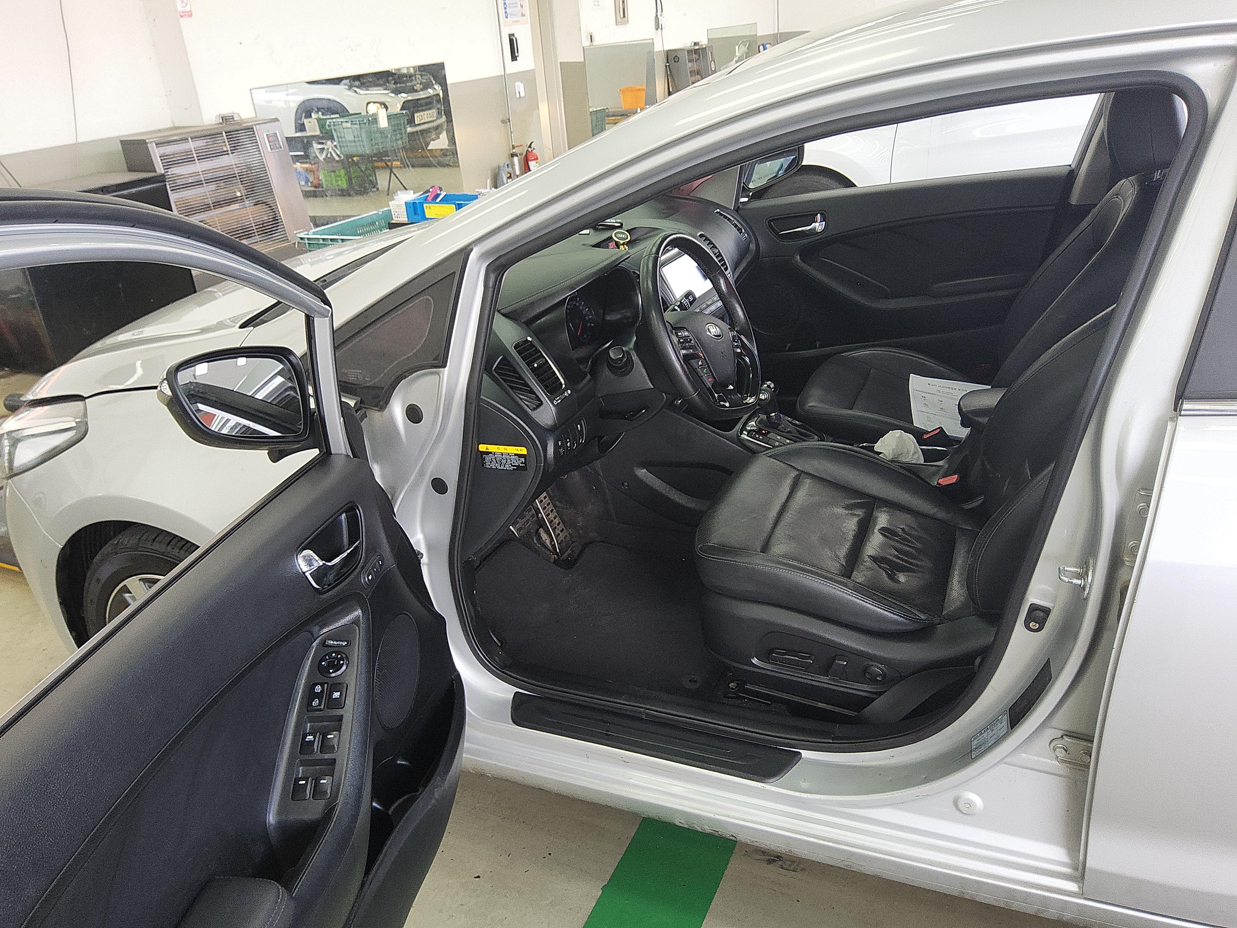 Kia K3 2016 - Image 9