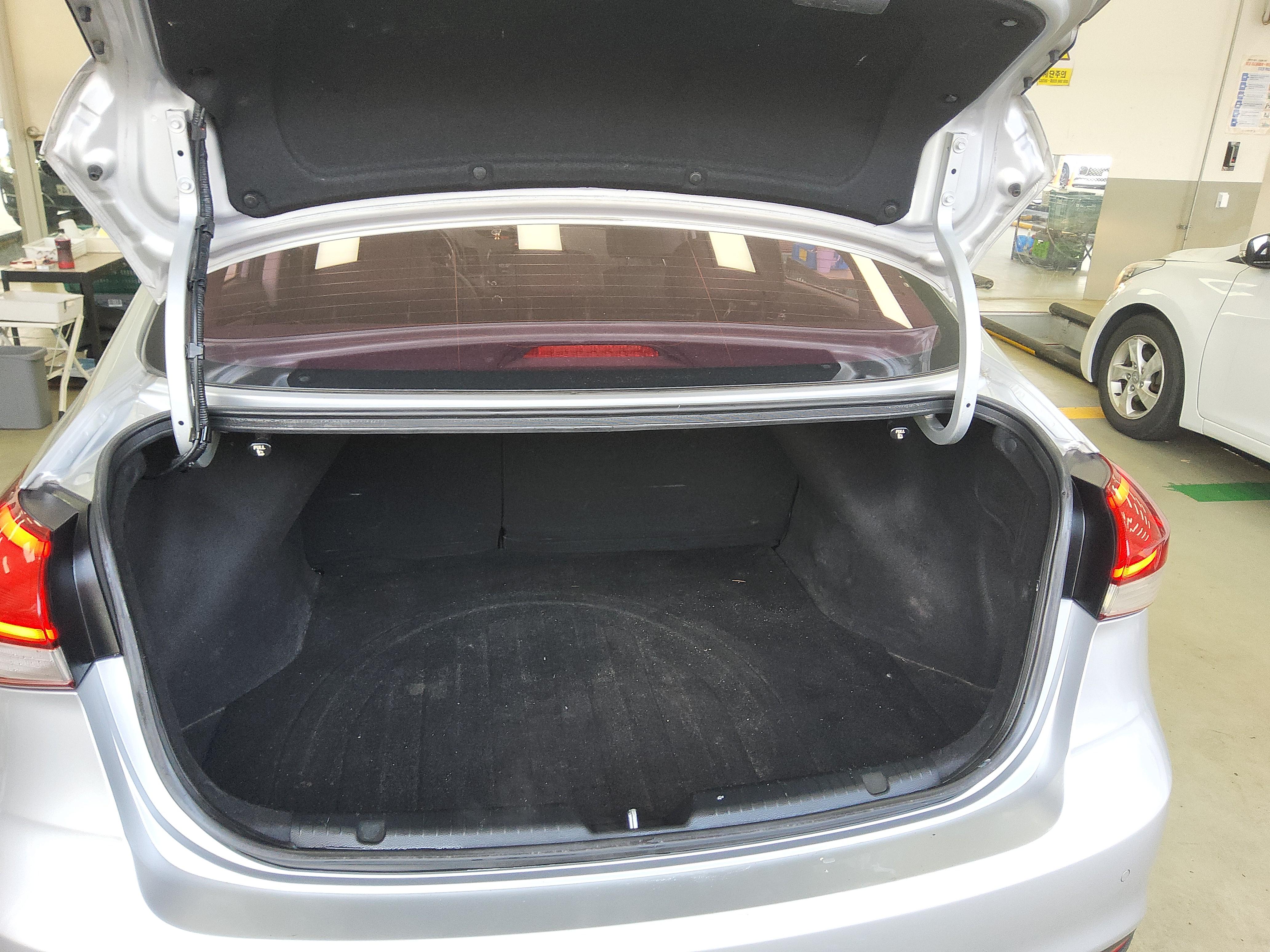 Kia K3 2016 - Image 14