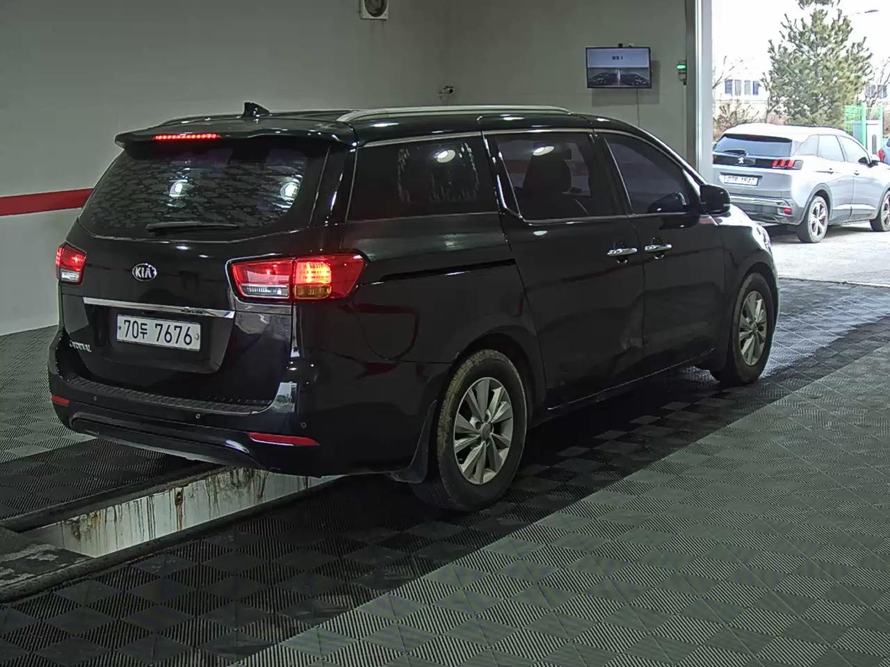 Kia New Carnival 2016 - Image 4