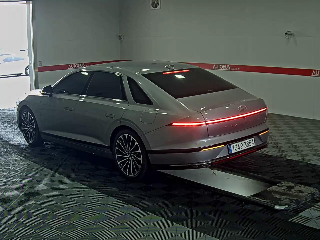 Hyundai AZERA 2023 - Image 5