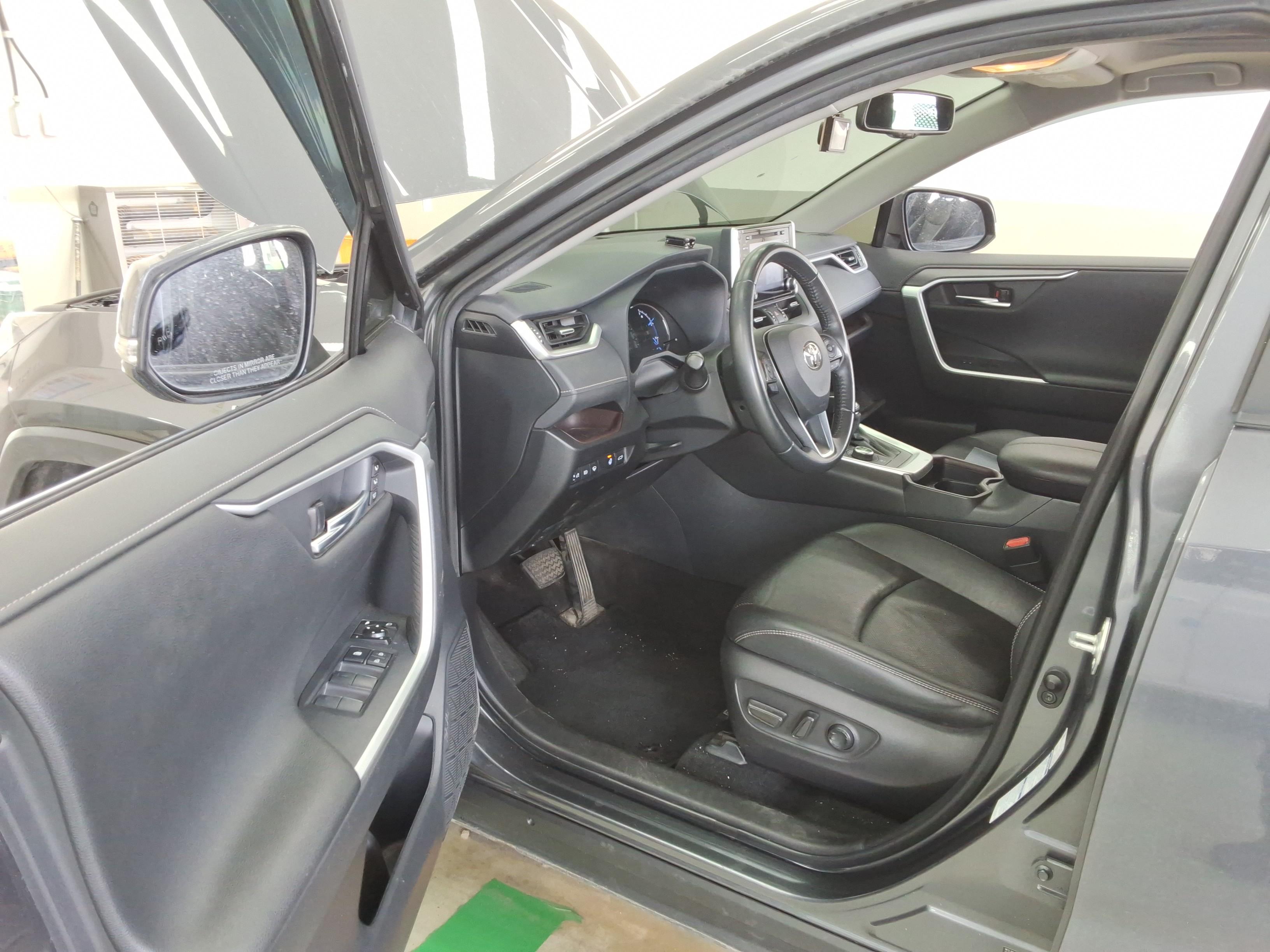 تويوتا راف 4 2021 - صورة 9