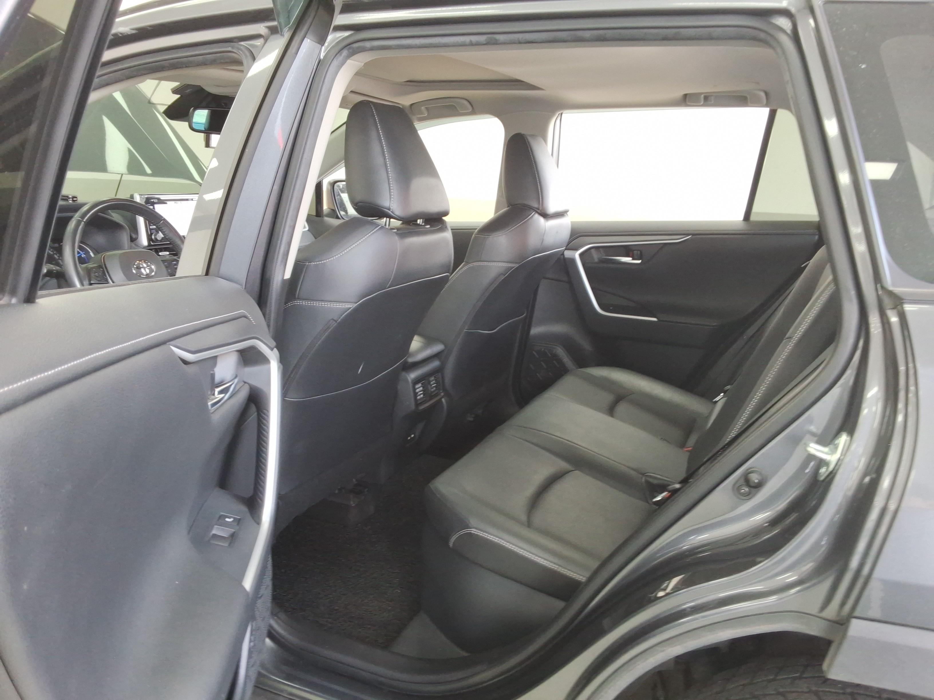 تويوتا راف 4 2021 - صورة 10