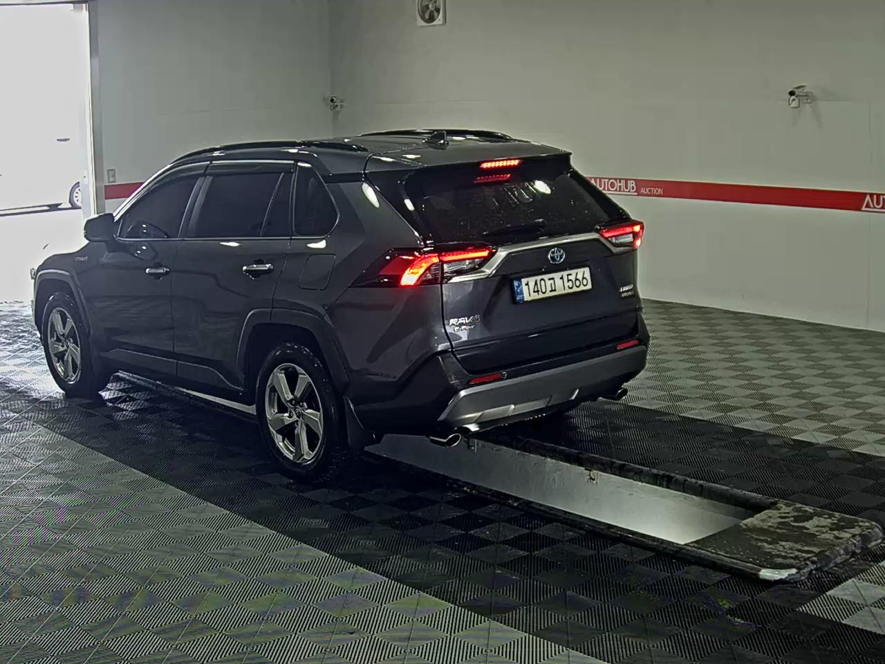 تويوتا راف 4 2021 - صورة 5