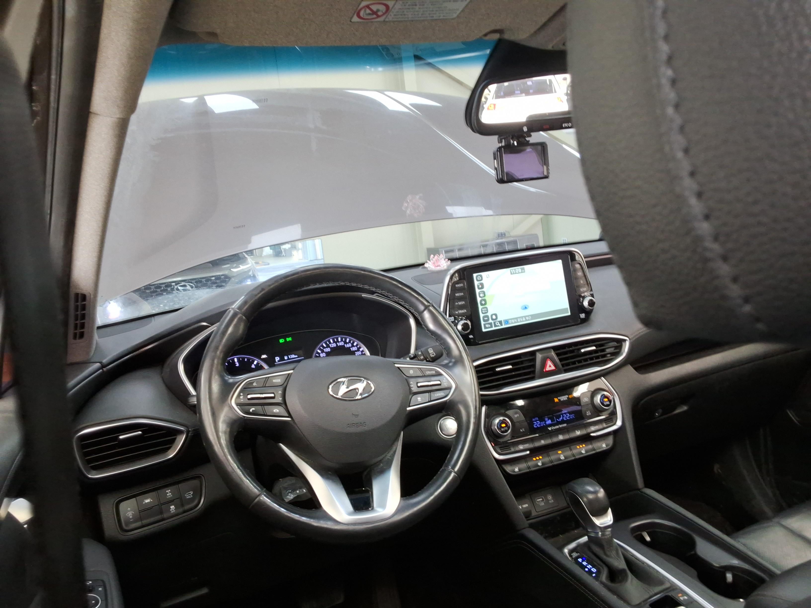 Hyundai Santa Fe 2019 - Image 10