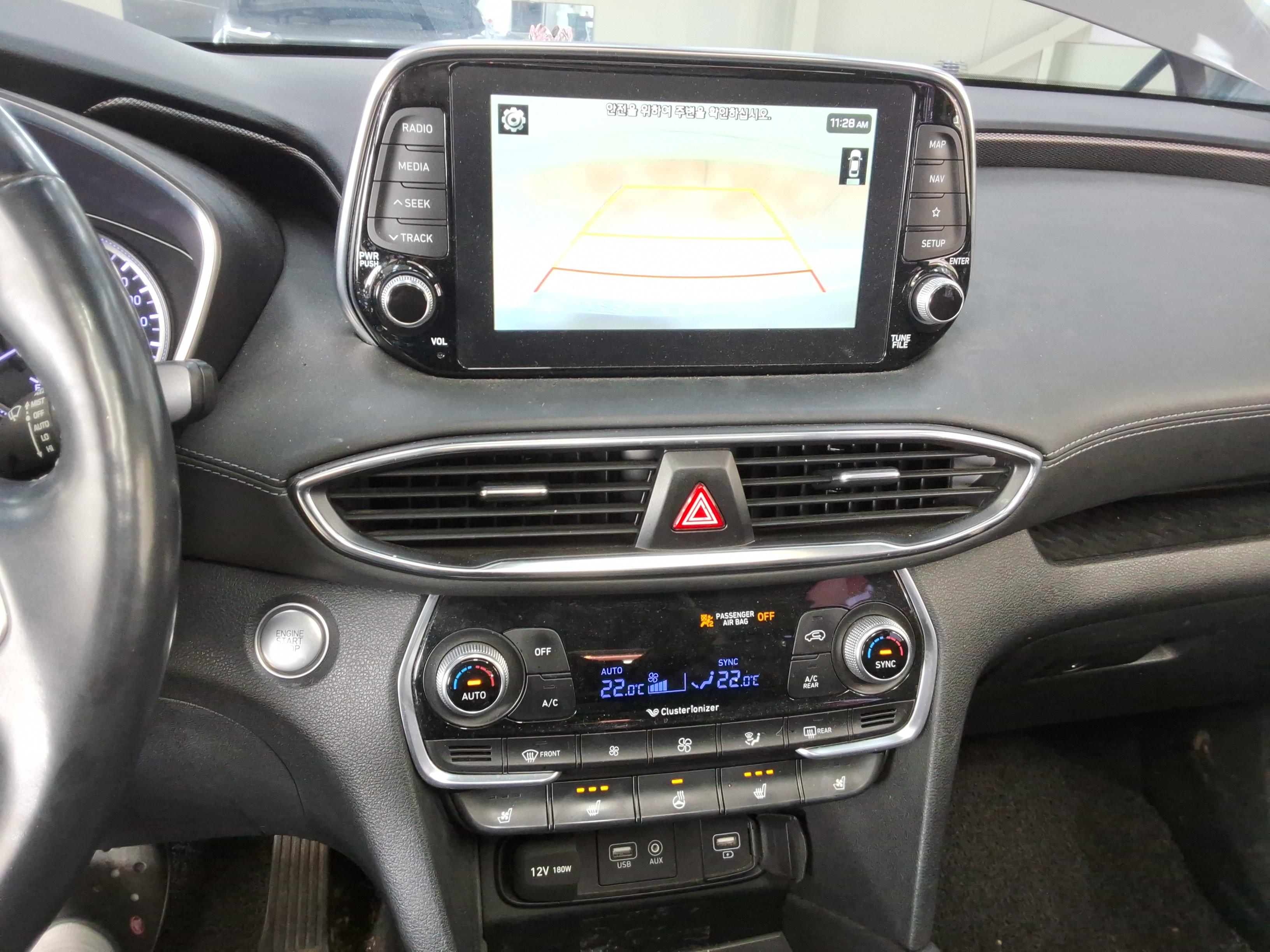 Hyundai Santa Fe 2019 - Image 16