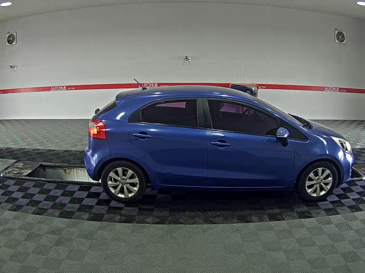 기아자동차 프라이드 2012 - 이미지 3