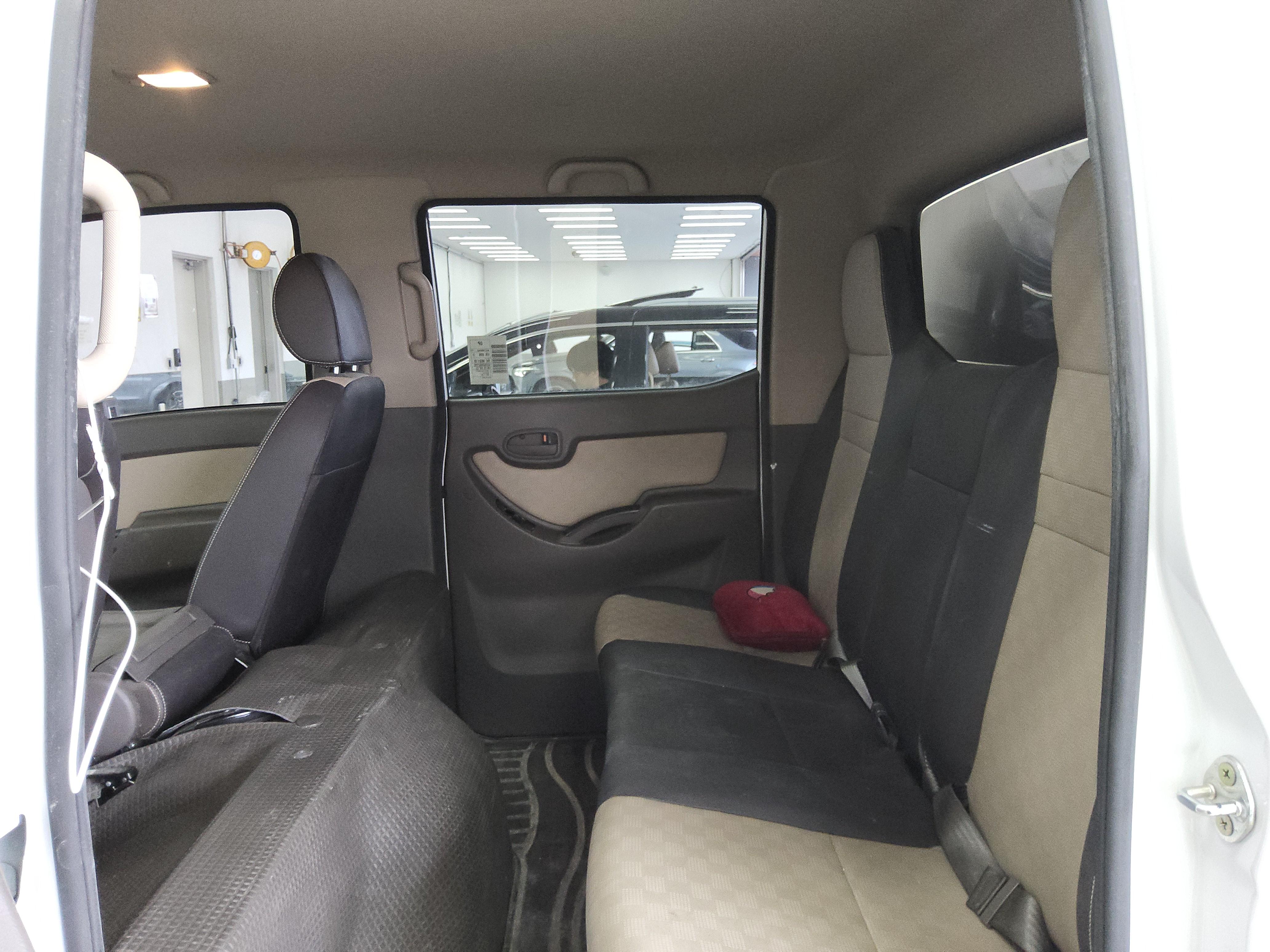 هيونداي بورتر 2023 - صورة 11