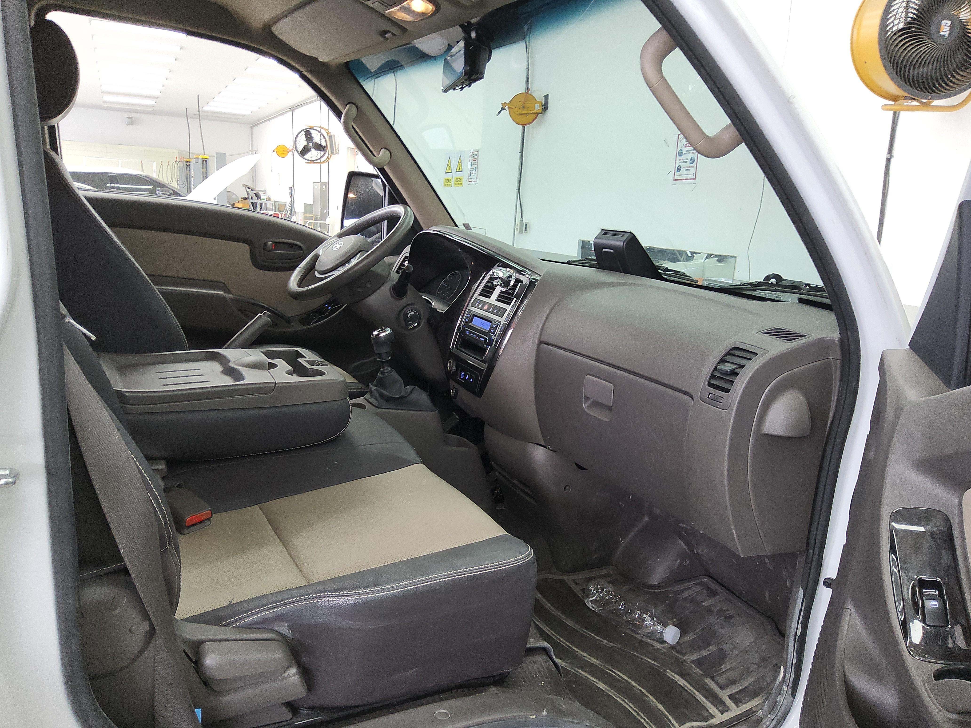 هيونداي بورتر 2023 - صورة 14