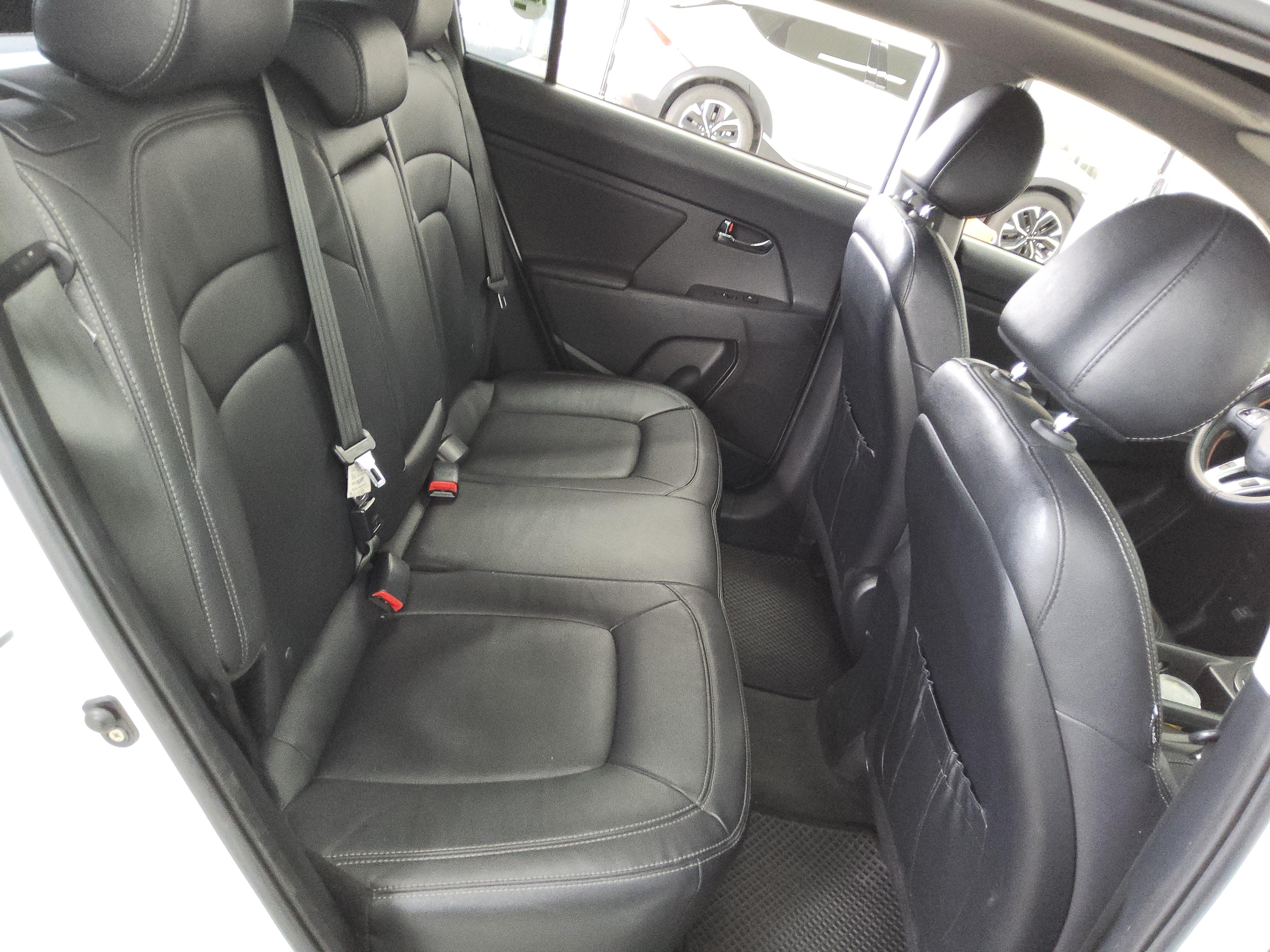 كيا سبورتاج 2012 - صورة 13