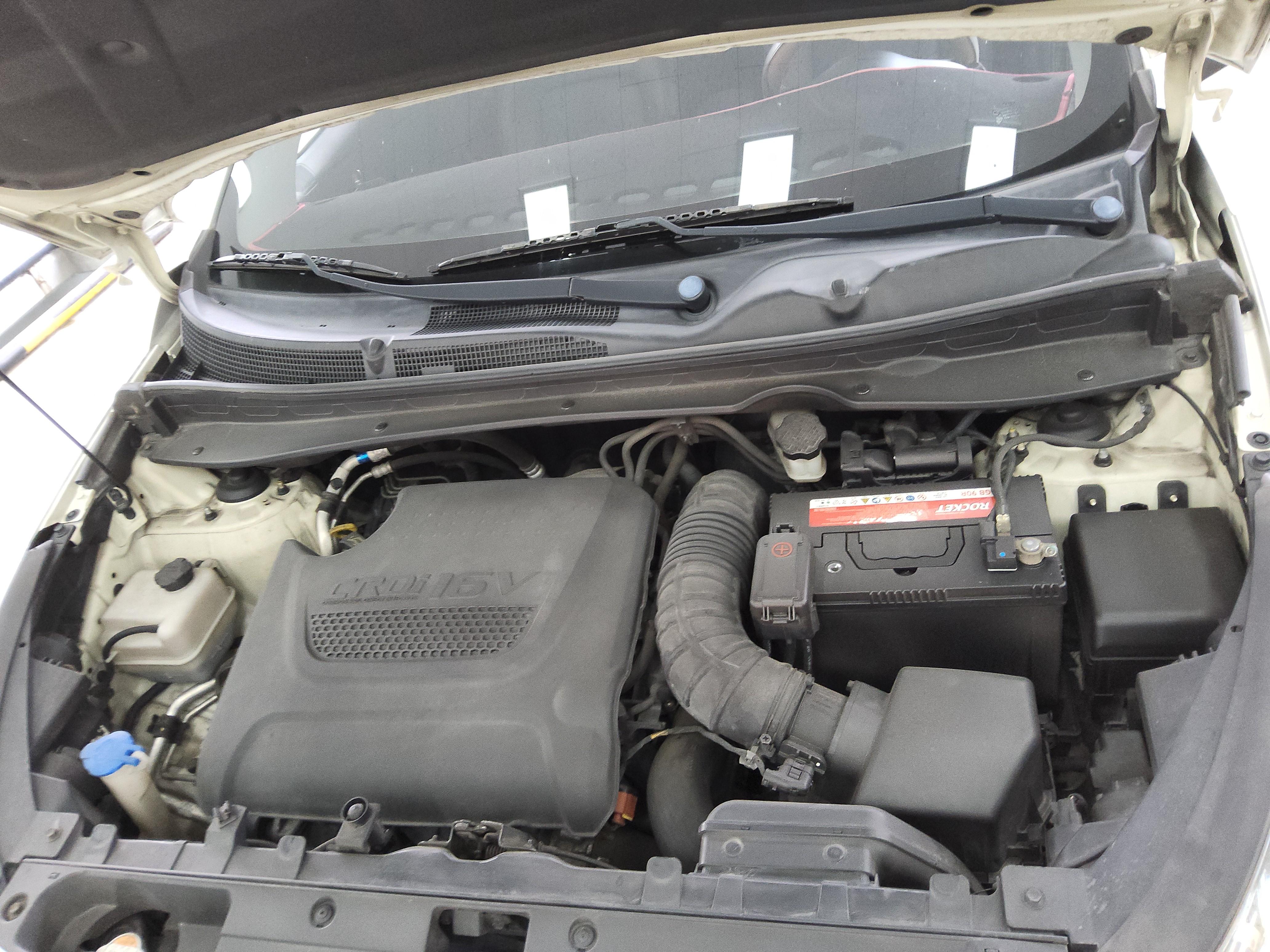 كيا سبورتاج 2012 - صورة 18