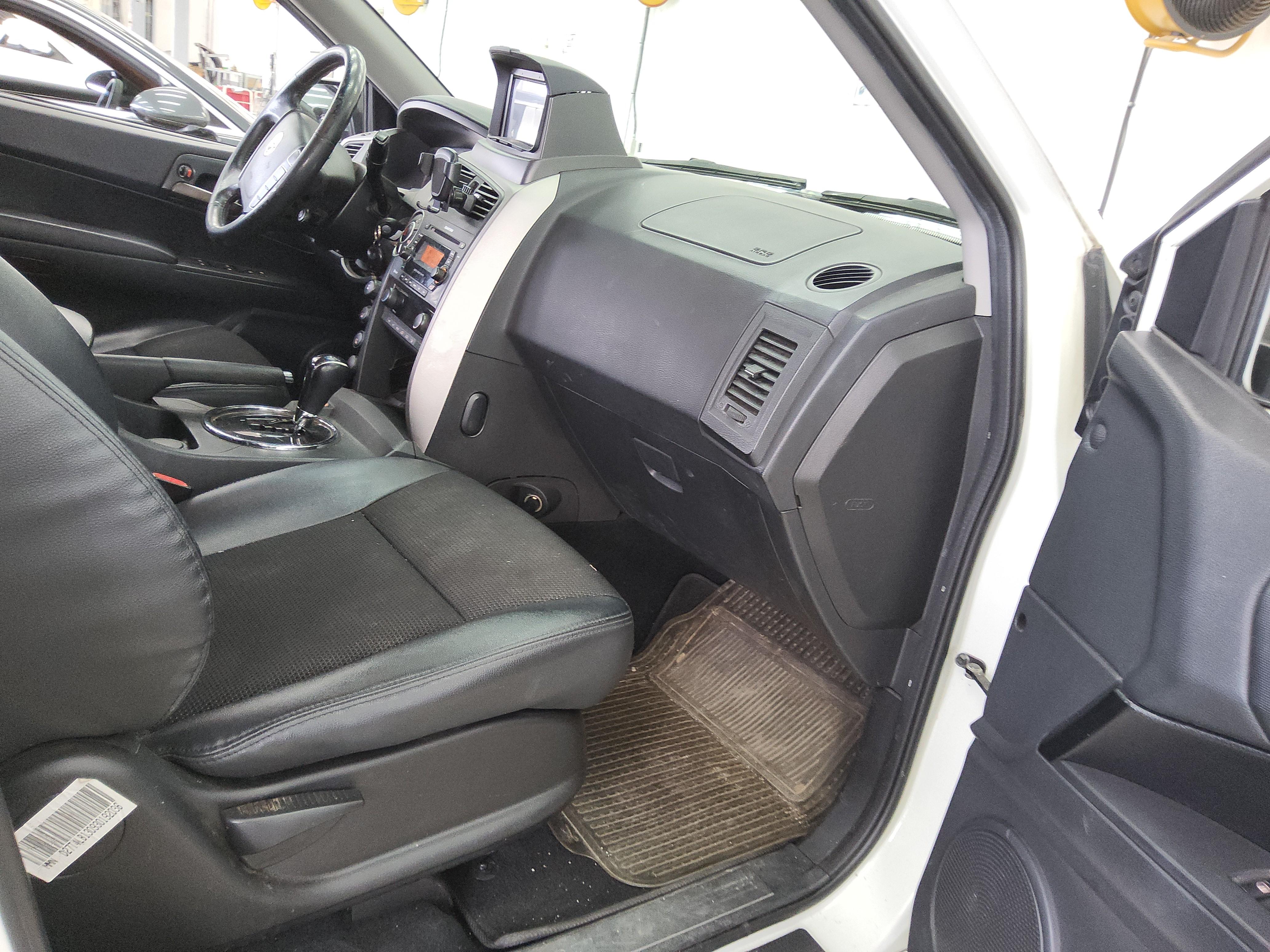 سانج يونج كوراندو سبورت 2014 - صورة 14