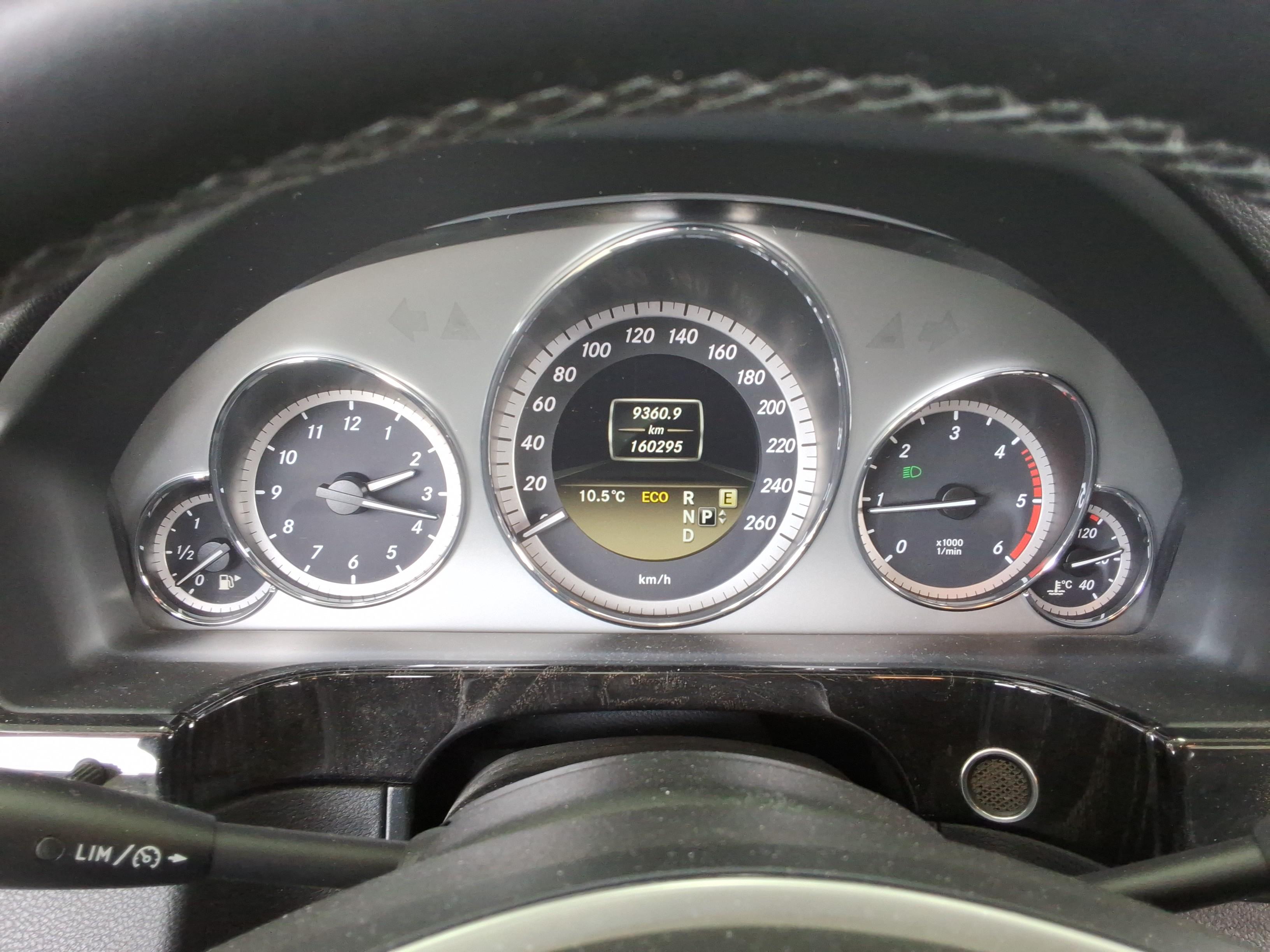 Mercedes-Benz E-Class 2012 - Image 9