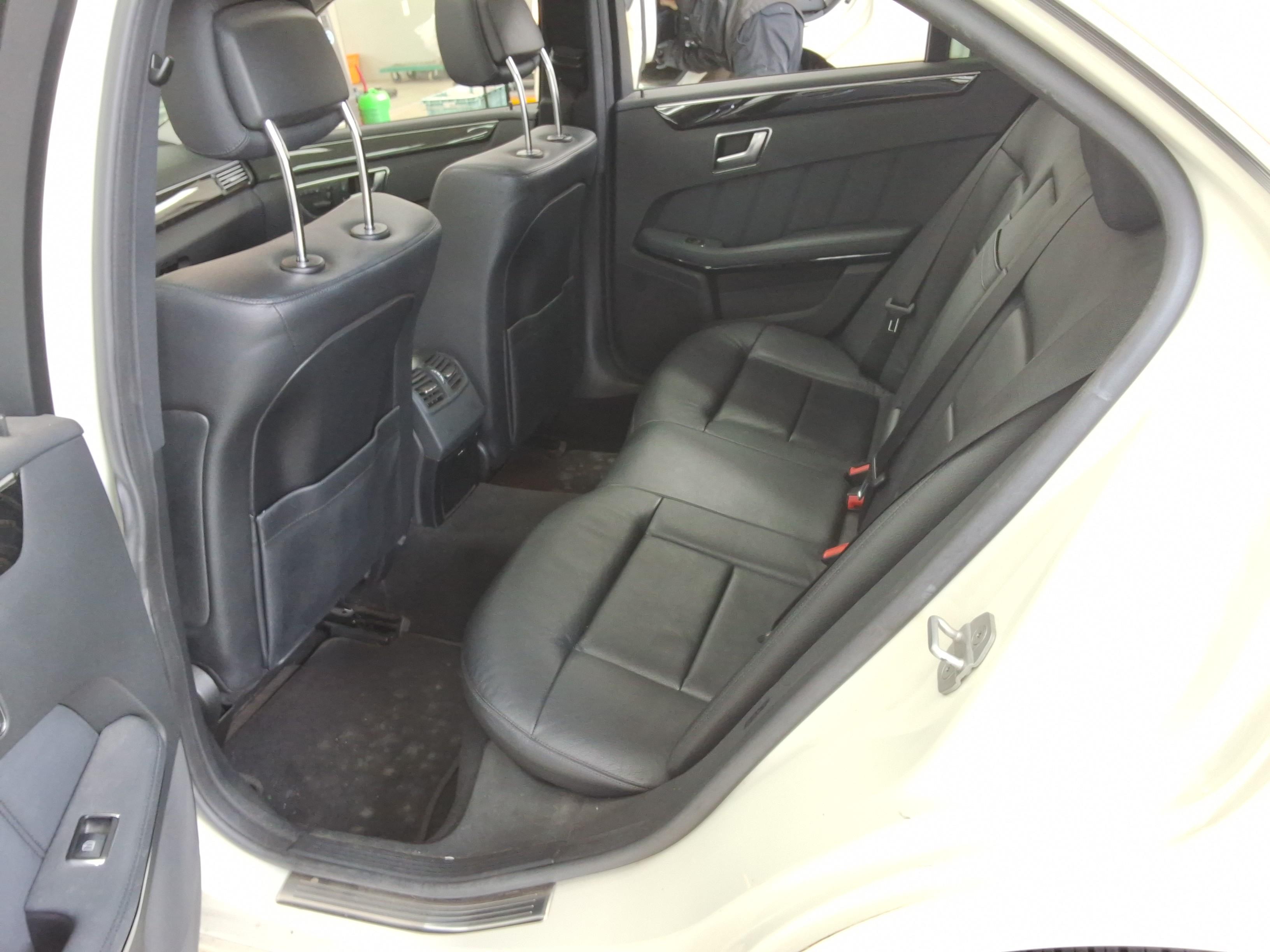 Mercedes-Benz E-Class 2012 - Image 12