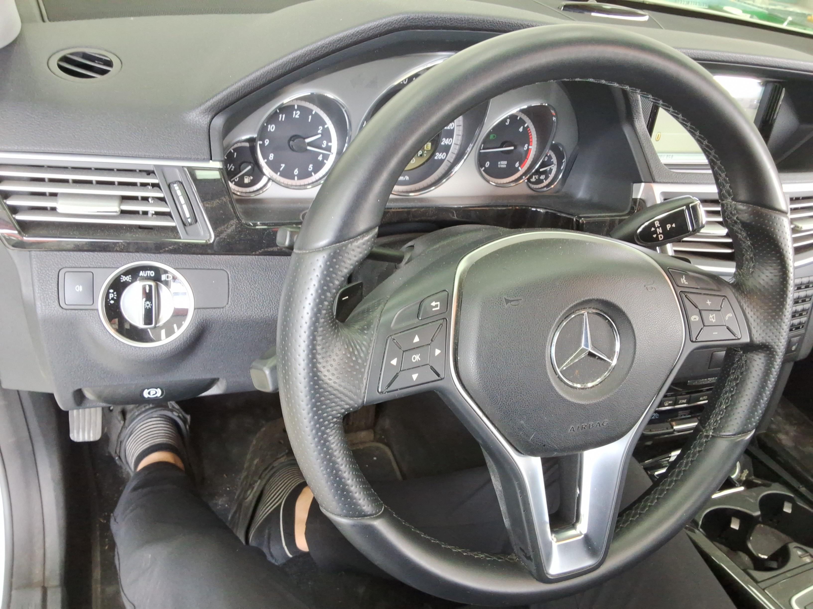 Mercedes-Benz E-Class 2012 - Image 17