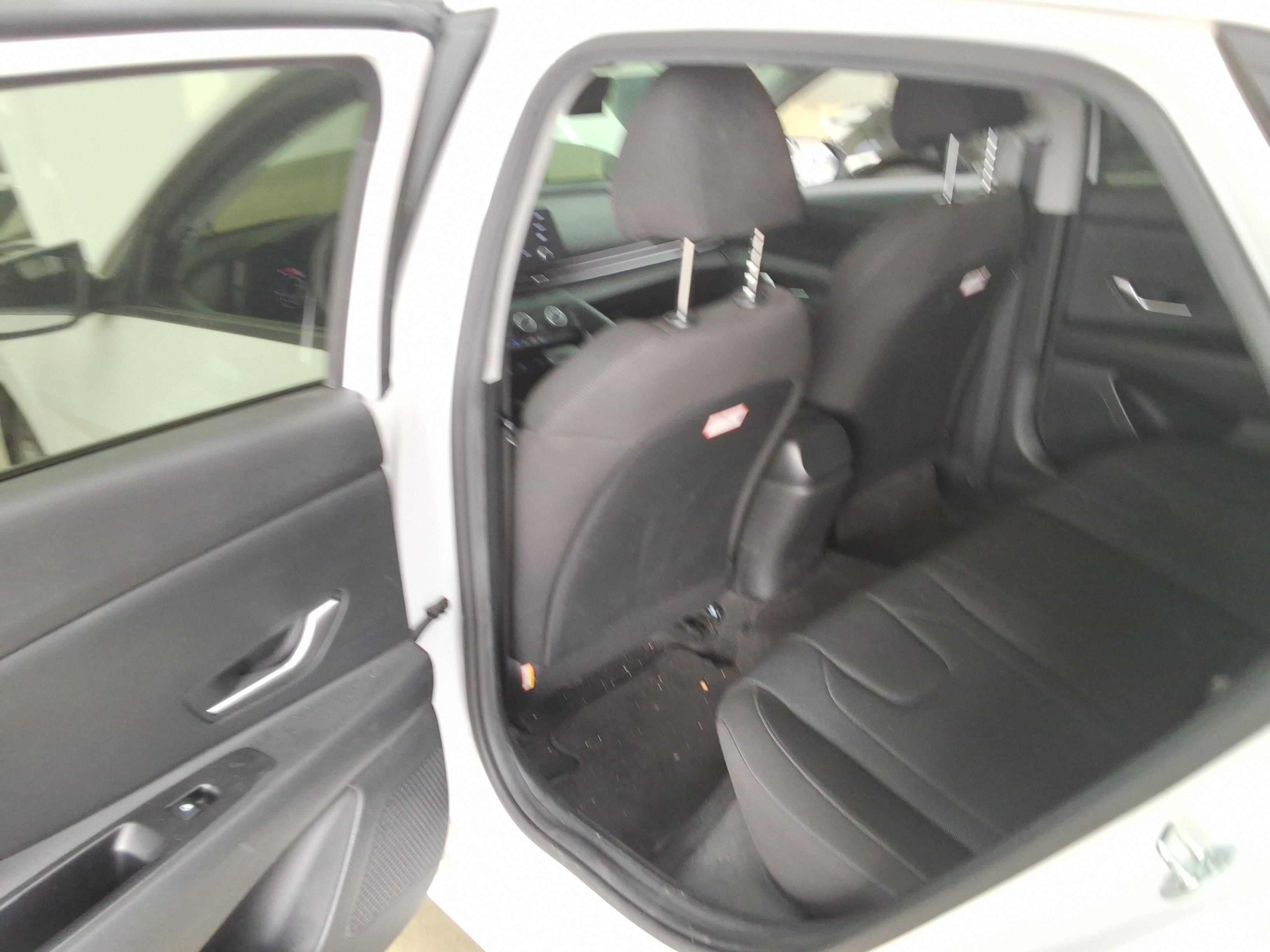 هيونداي إلانترا 2021 - صورة 11