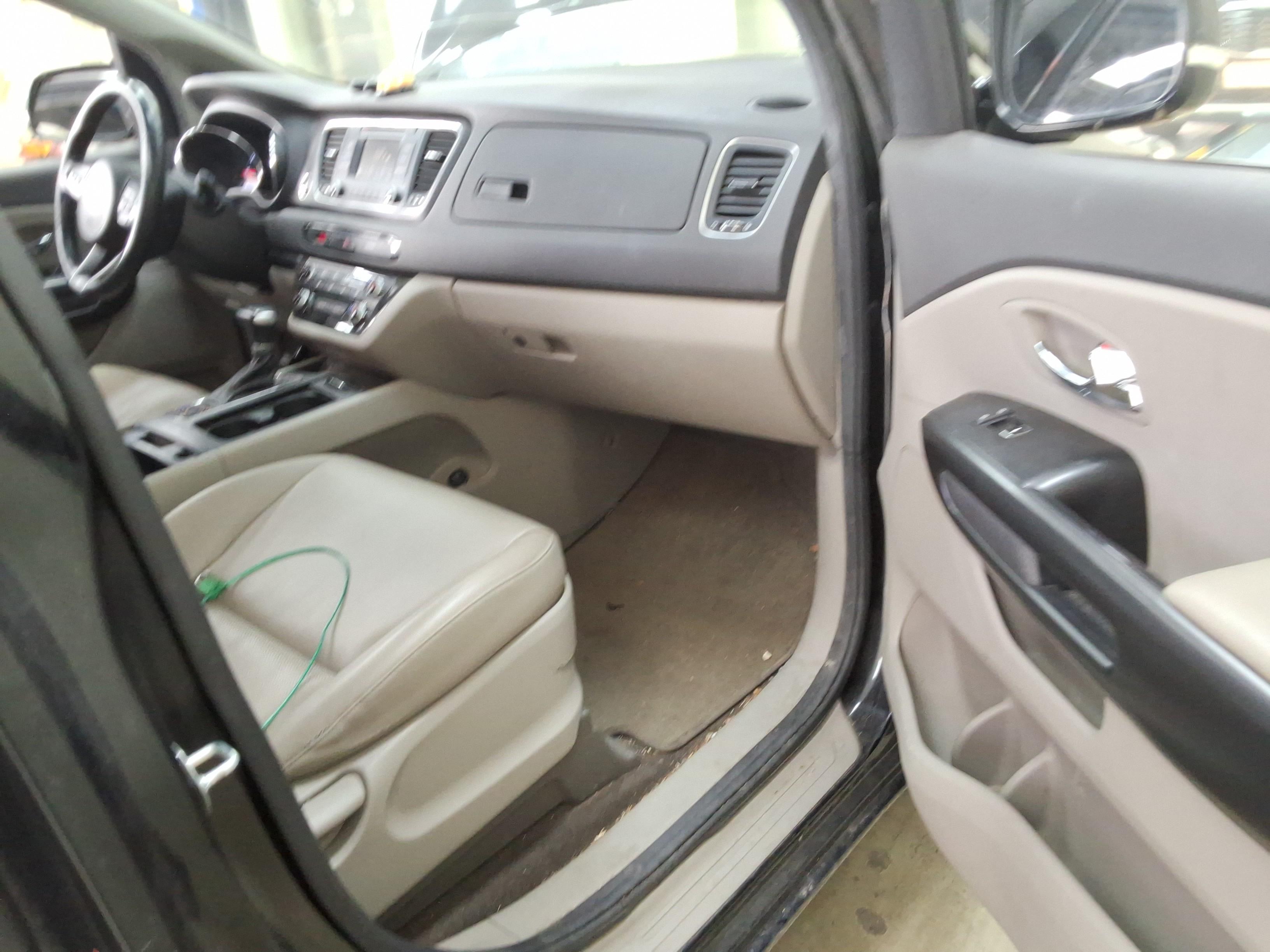 كيا نيو كارنيفال 2017 - صورة 14