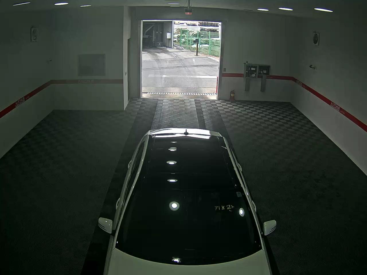 Mercedes-Benz E-Class 2012 - Image 6