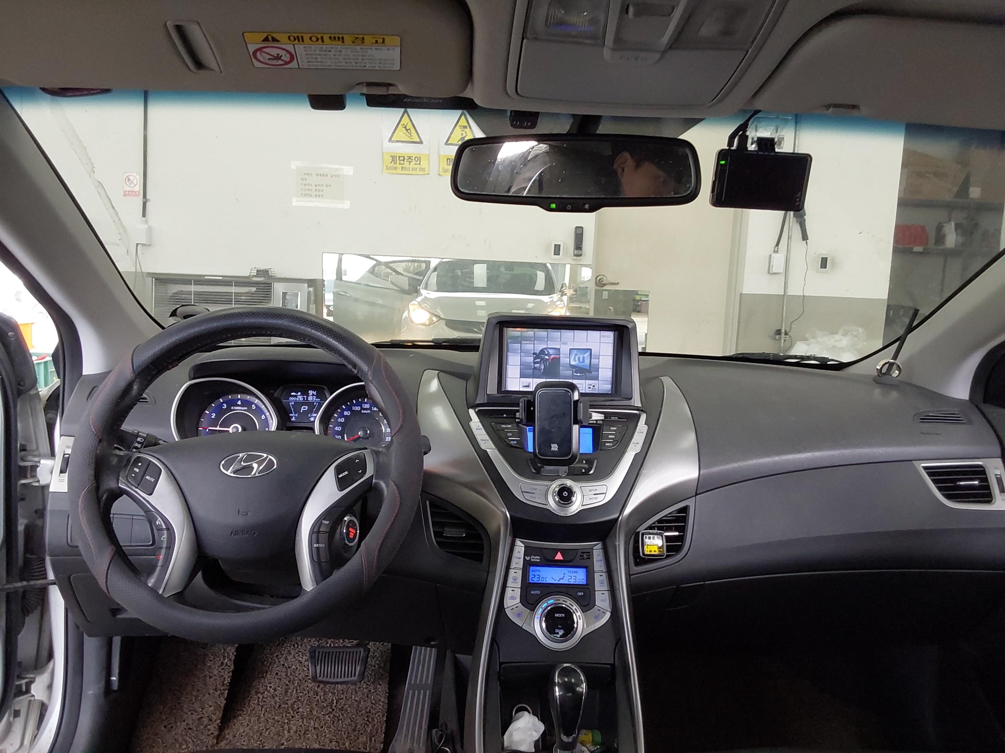 Hyundai Elantra 2012 - Image 10