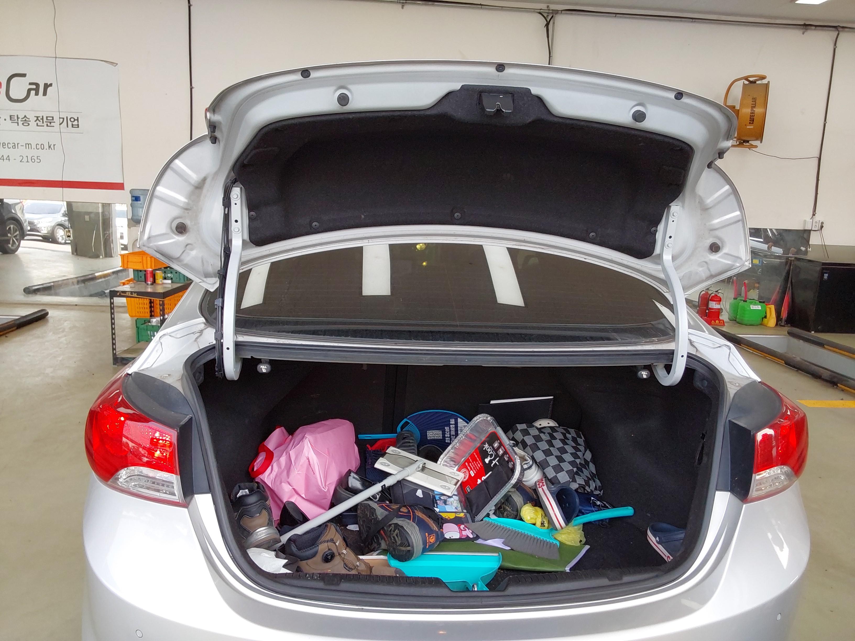 Hyundai Elantra 2012 - Image 12