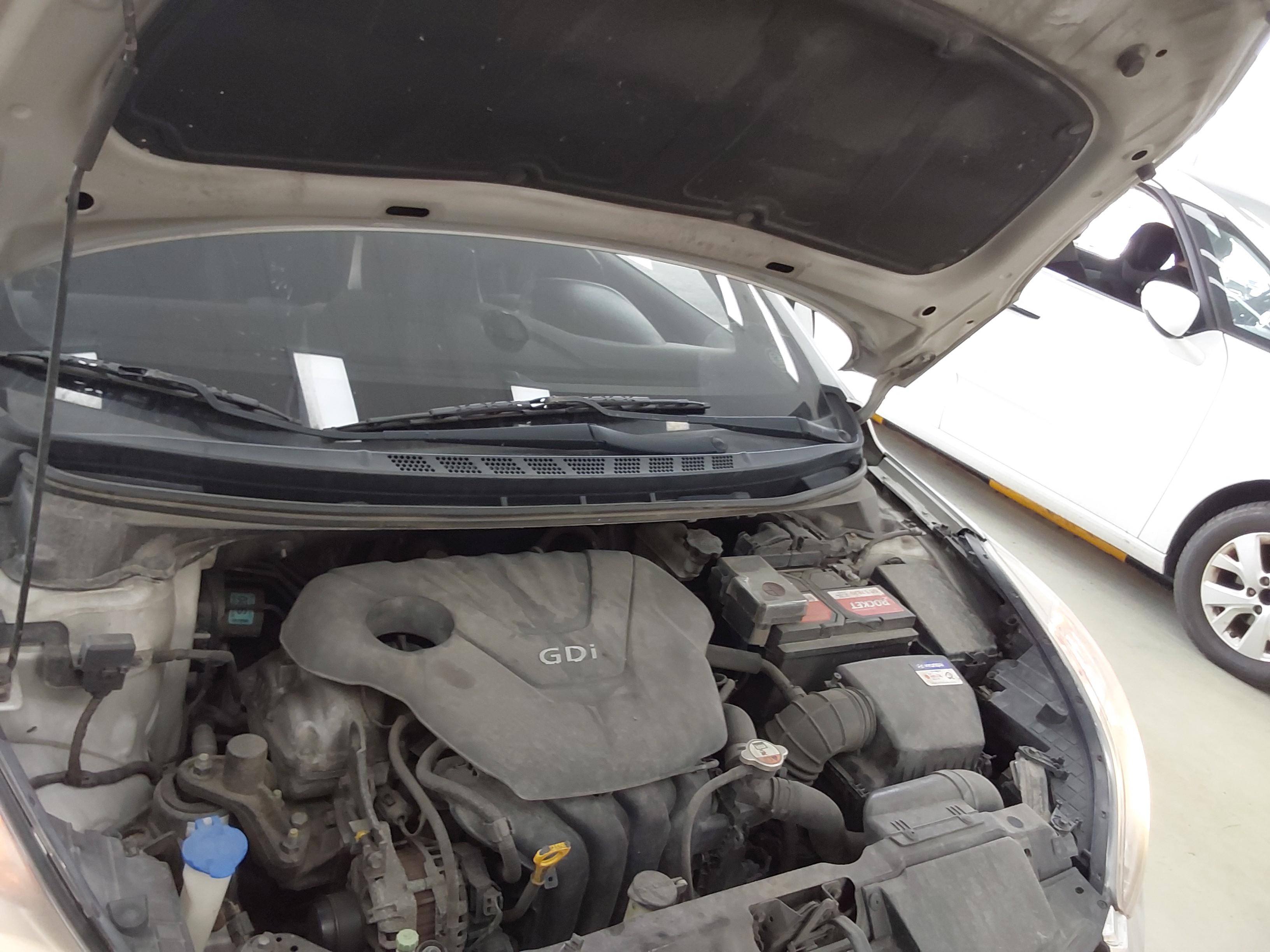 Hyundai Elantra 2012 - Image 17