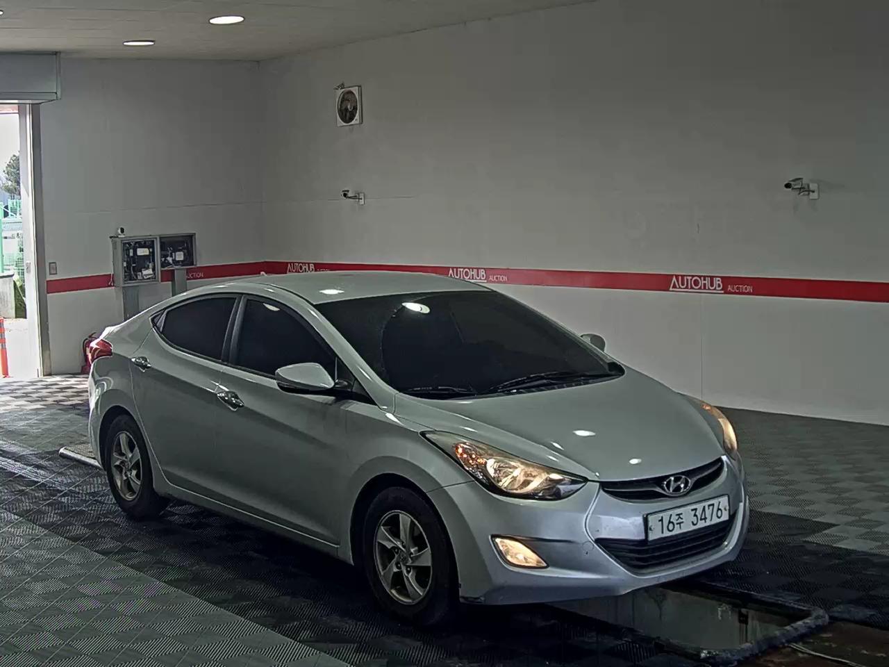 Hyundai Elantra 2012 - Image 2