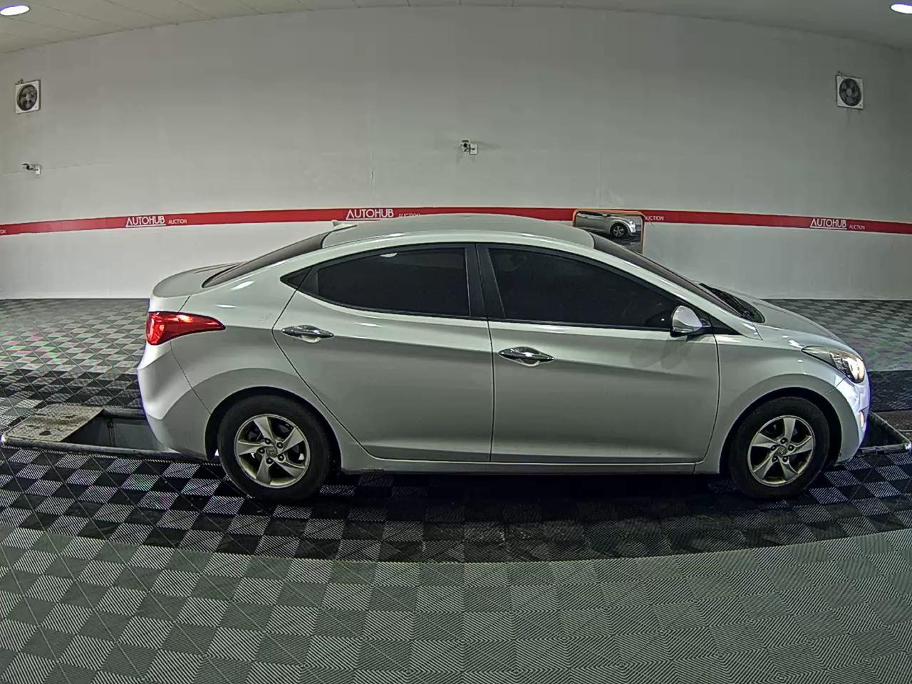 Hyundai Elantra 2012 - Image 3