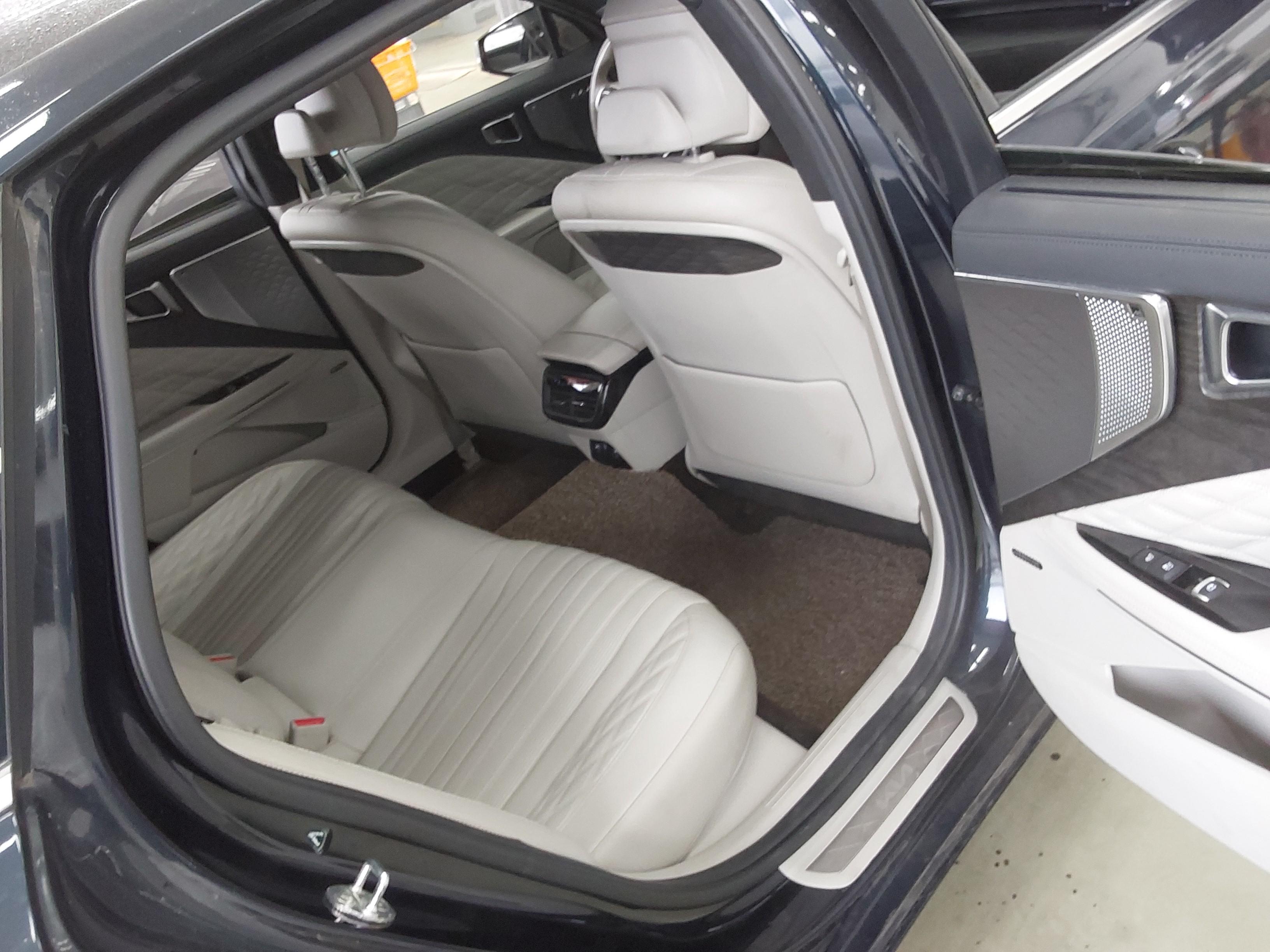 كيا K8 2022 - صورة 15