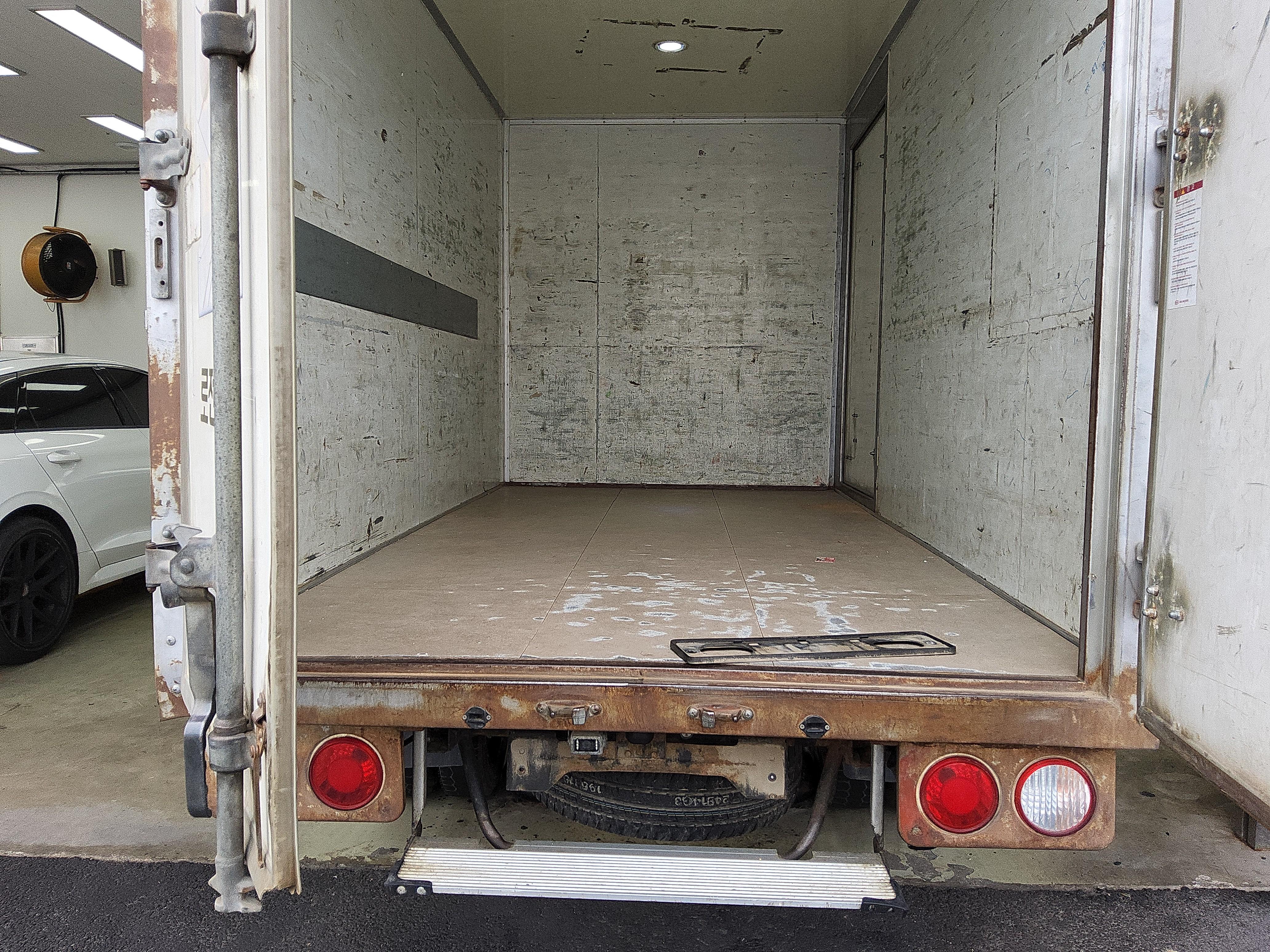 Kia Bongo 3 2016 - Image 12