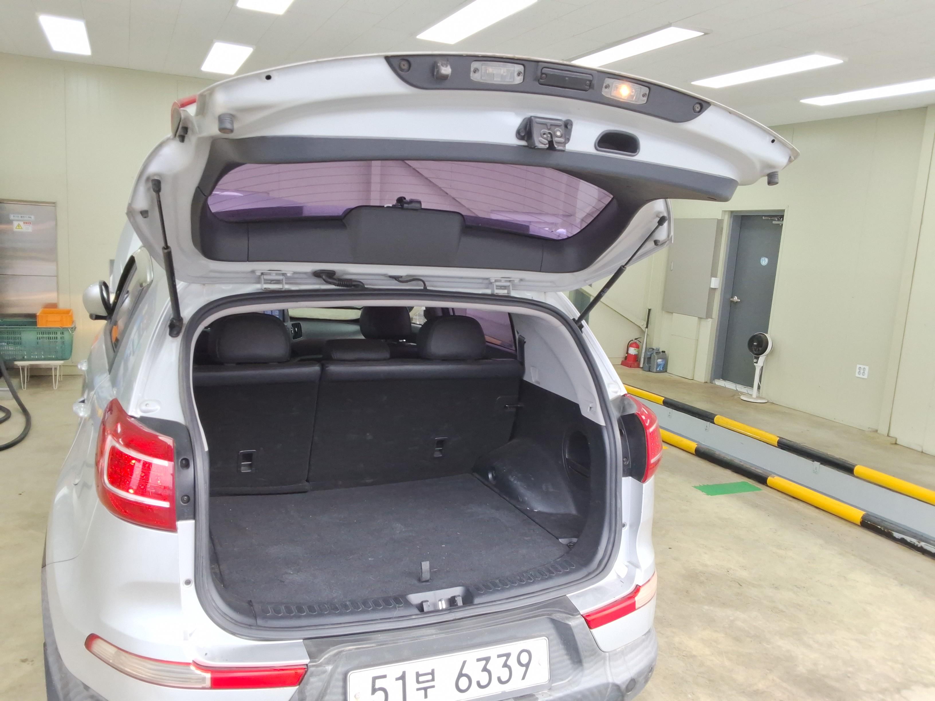 Kia Sportage 2012 - Image 12