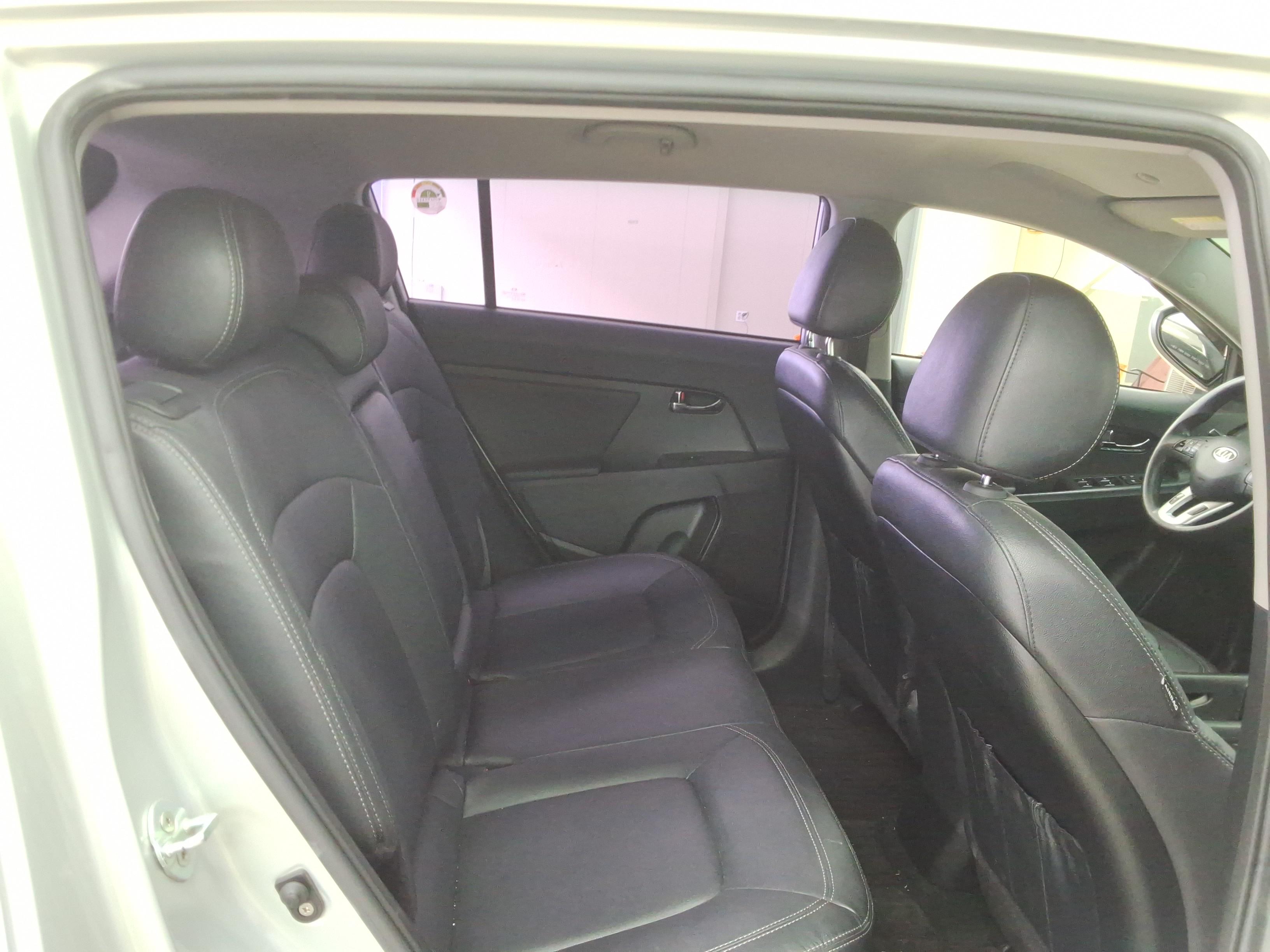 Kia Sportage 2012 - Image 13