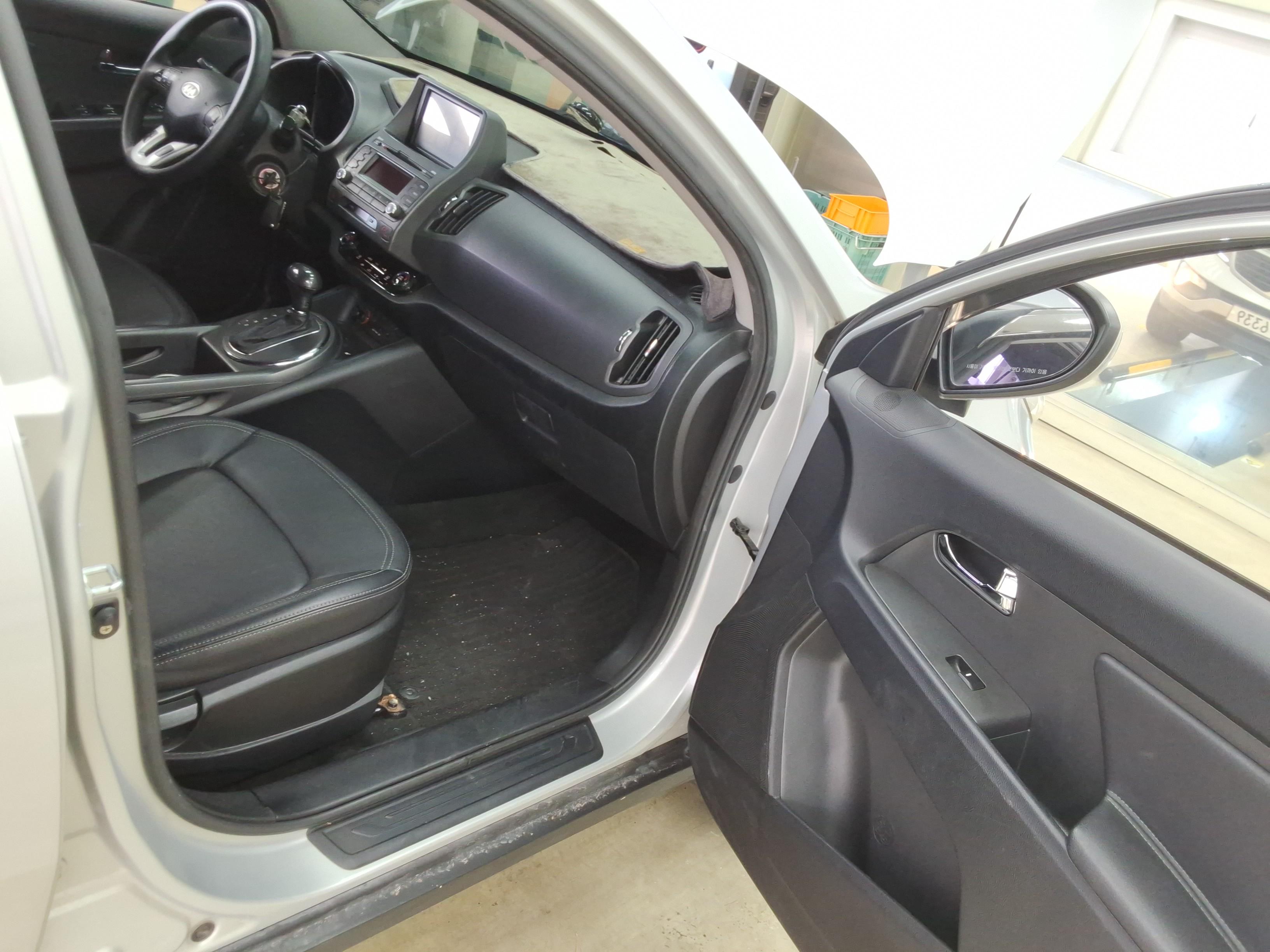 Kia Sportage 2012 - Image 14