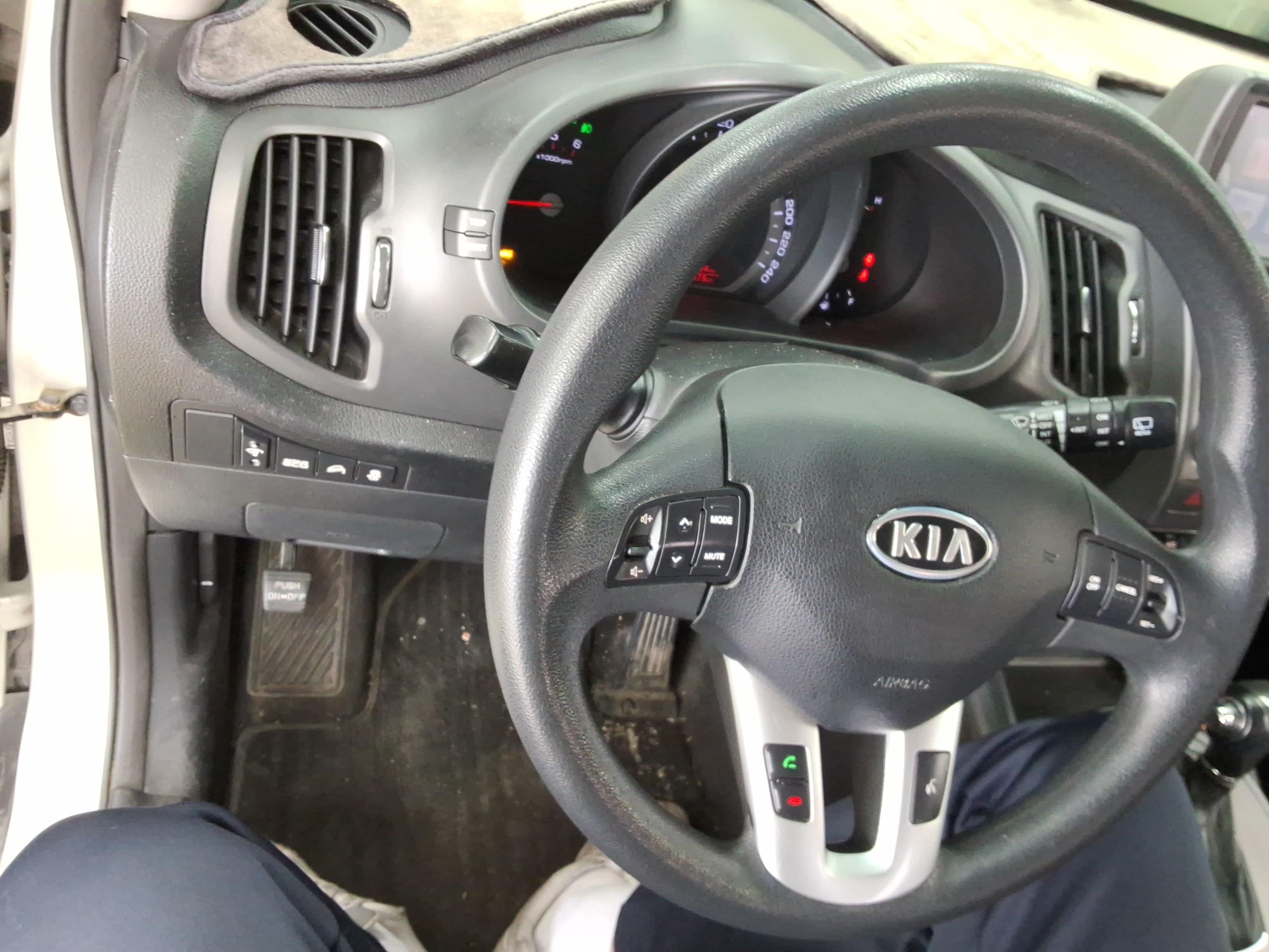 Kia Sportage 2012 - Image 16