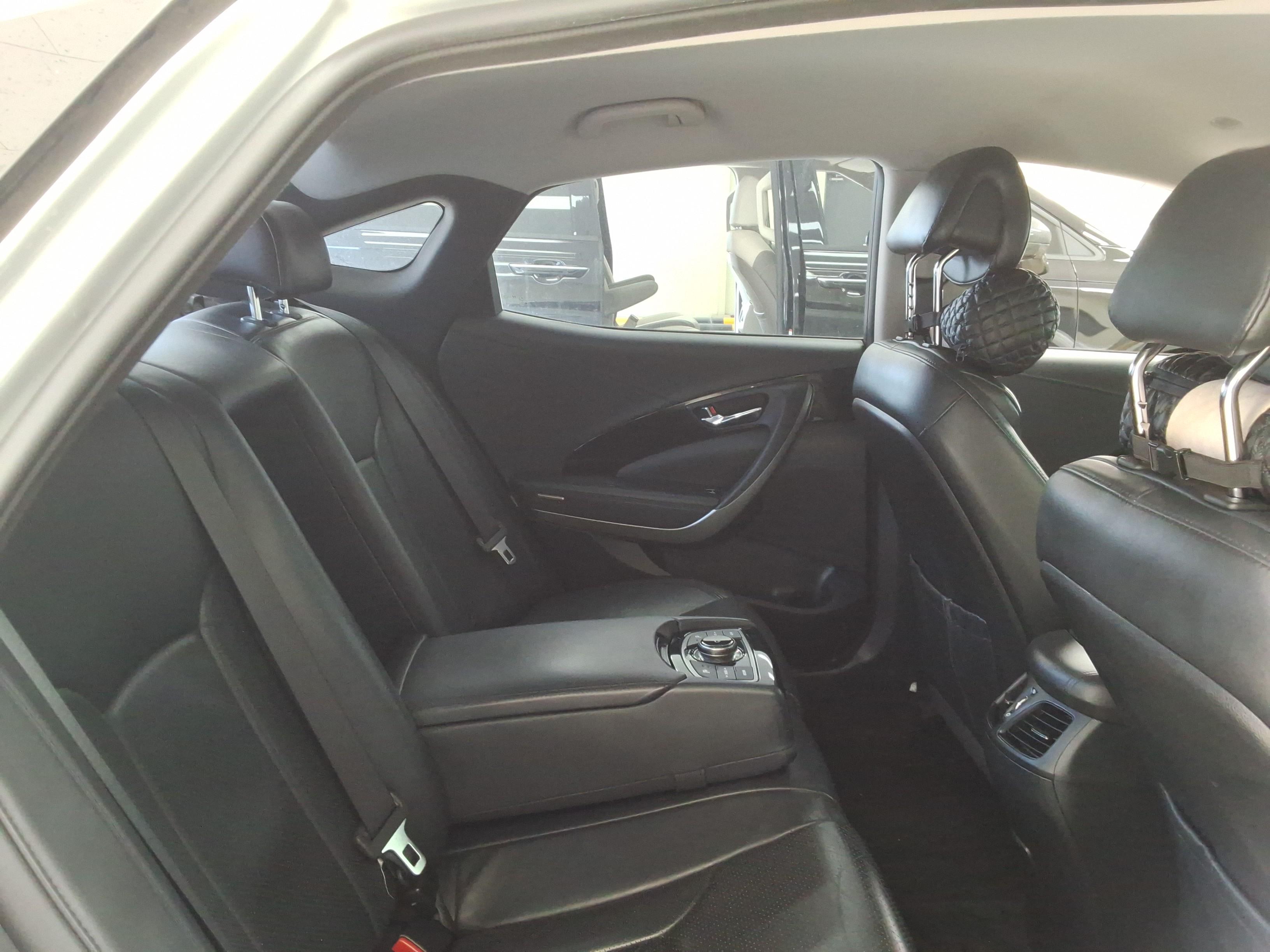 Hyundai Grandeur 2012 - Image 13