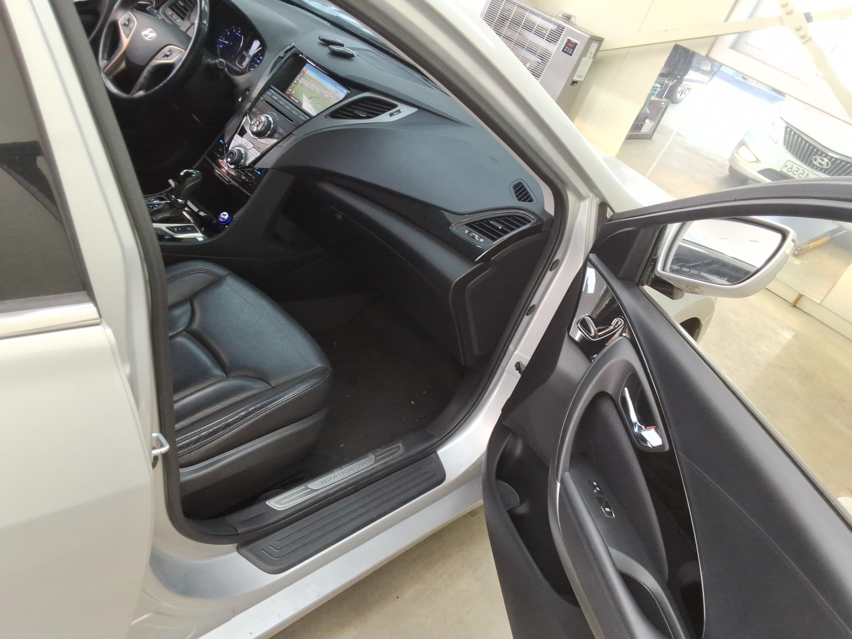 Hyundai Grandeur 2012 - Image 14