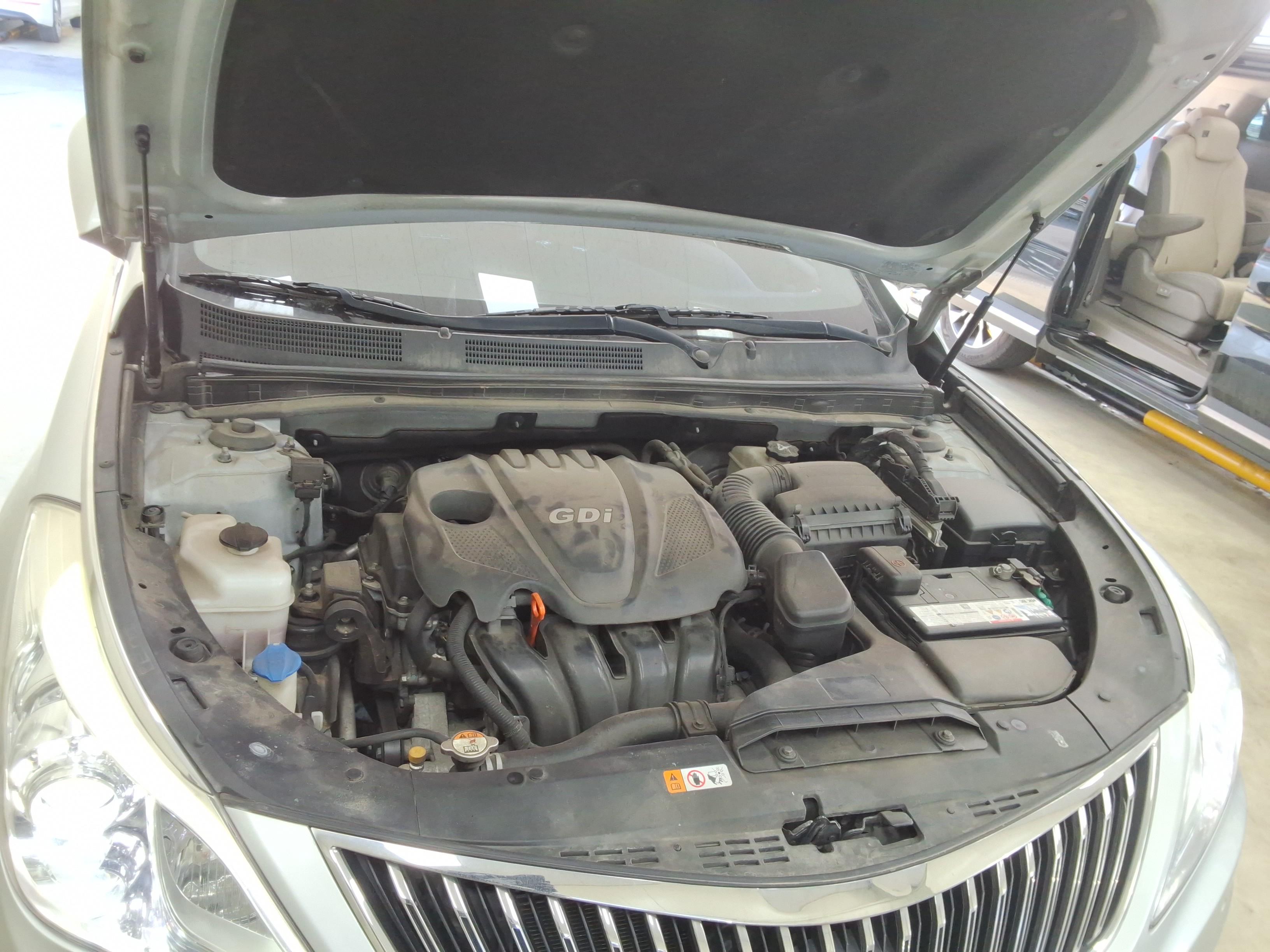 Hyundai Grandeur 2012 - Image 19