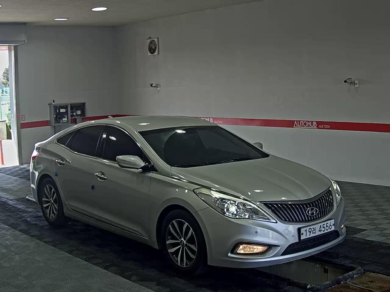 Hyundai Grandeur 2012 - Image 2