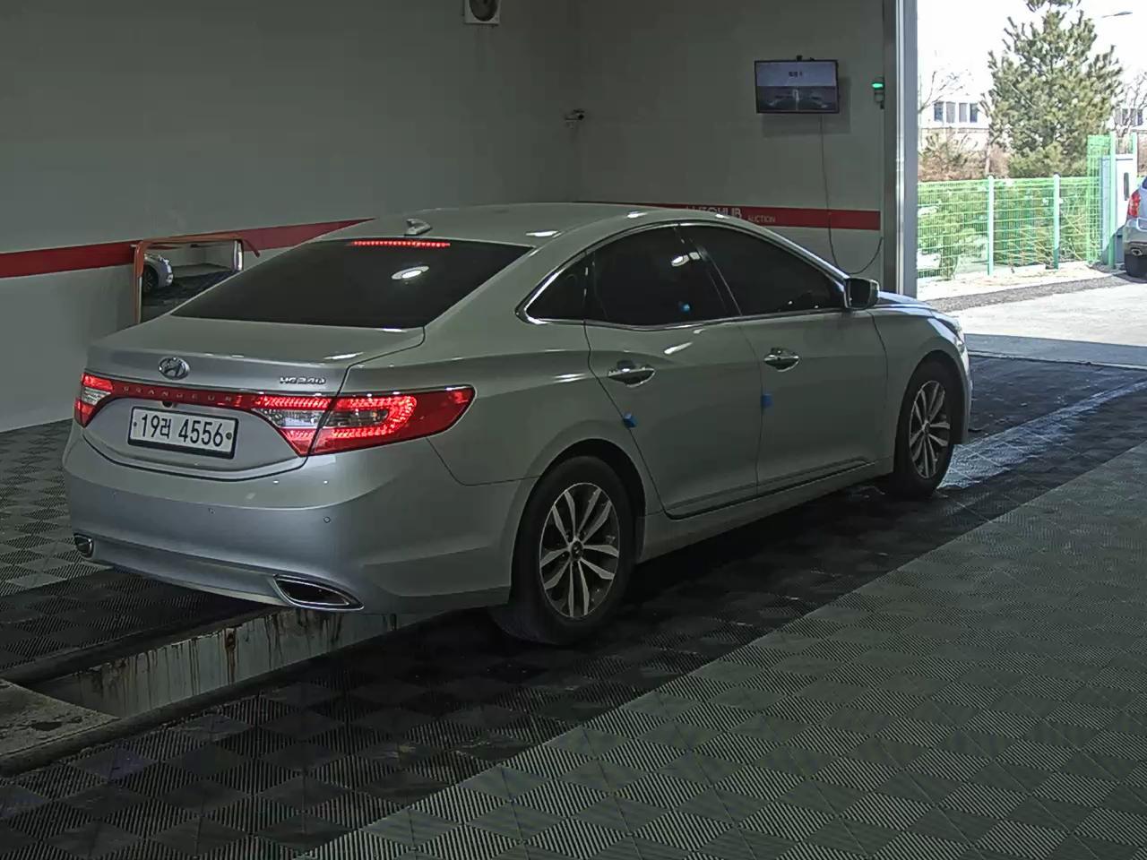 Hyundai Grandeur 2012 - Image 4