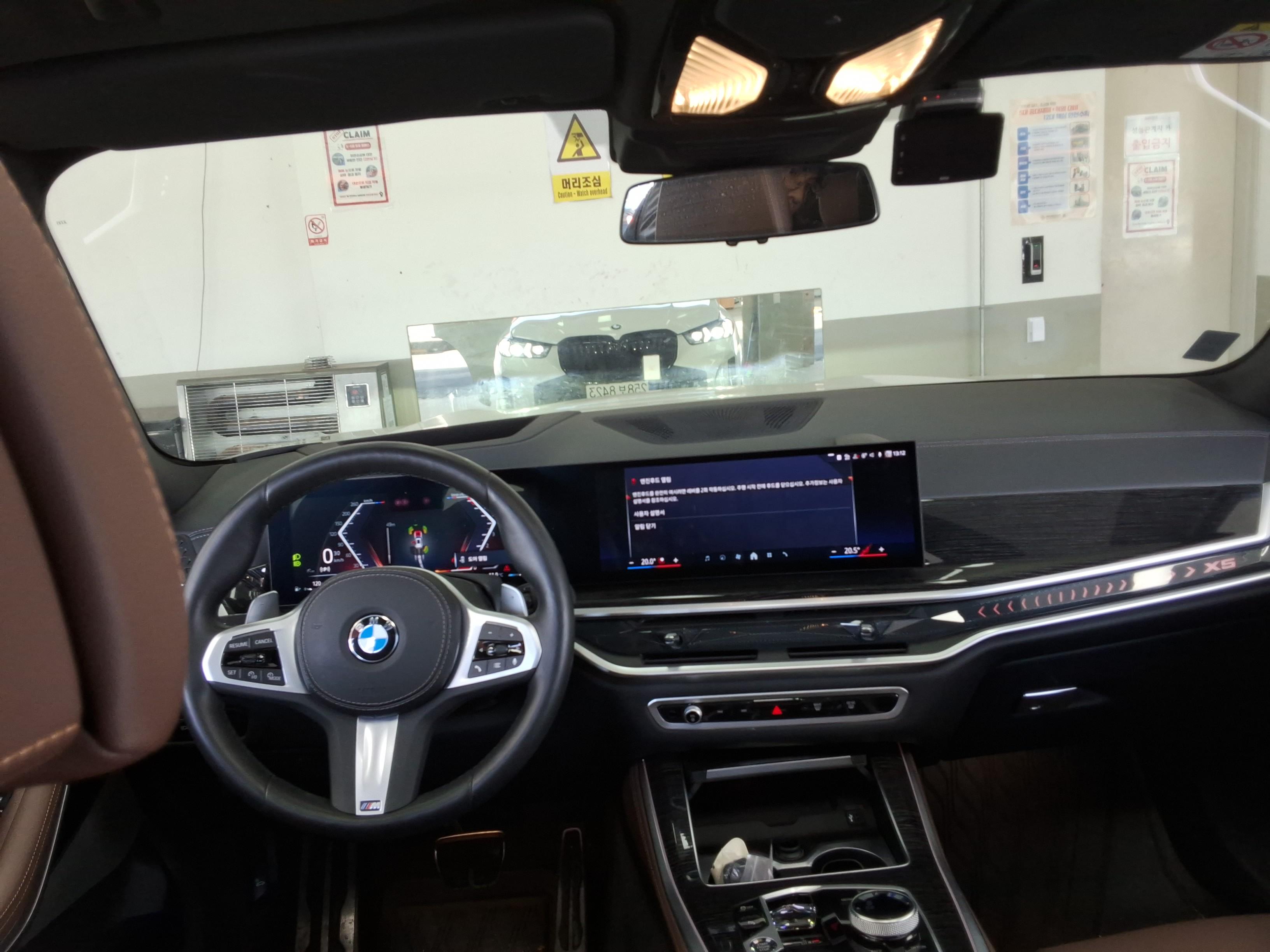 بي إم دبليو X5 2024 - صورة 11