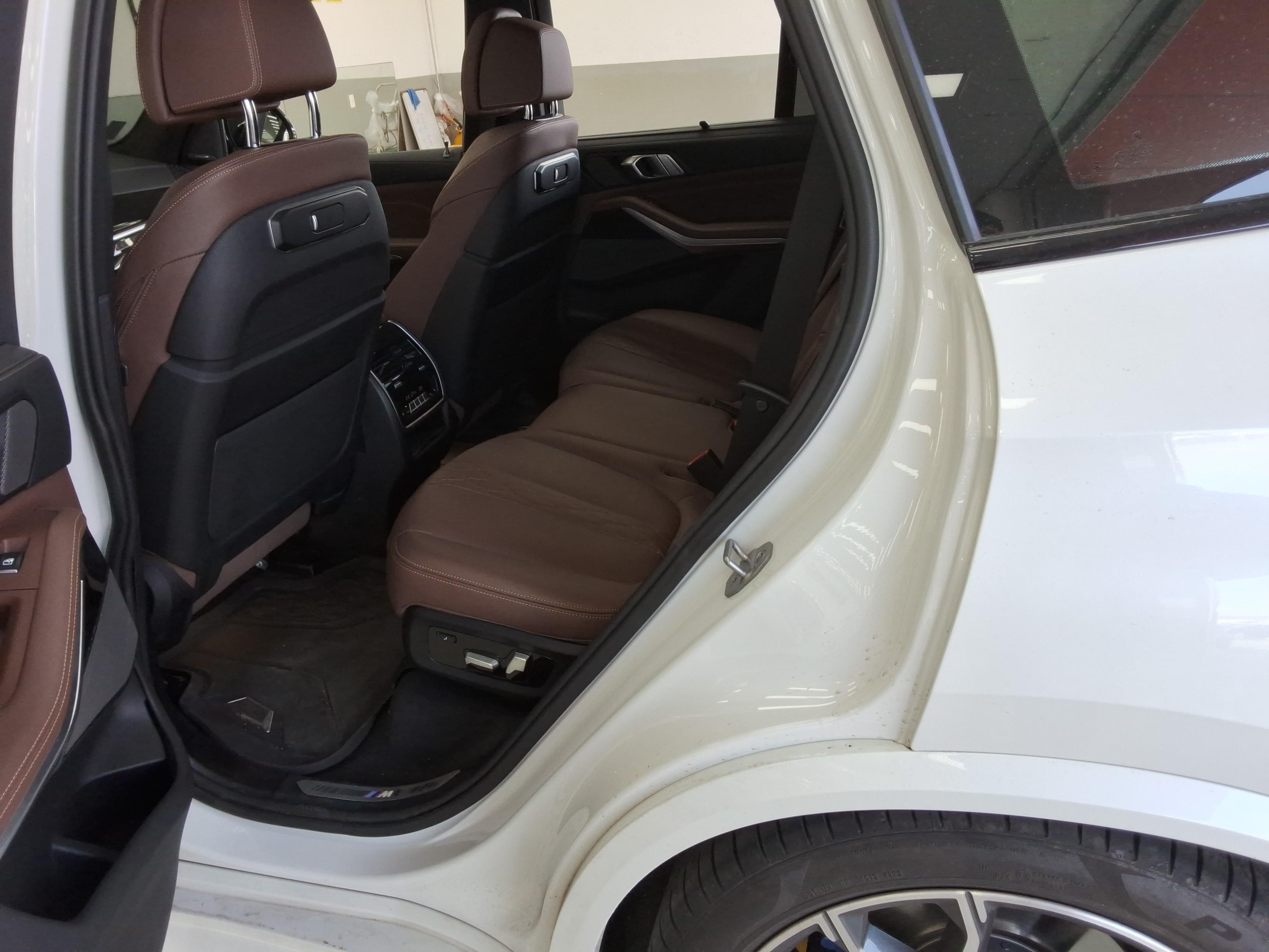 بي إم دبليو X5 2024 - صورة 12