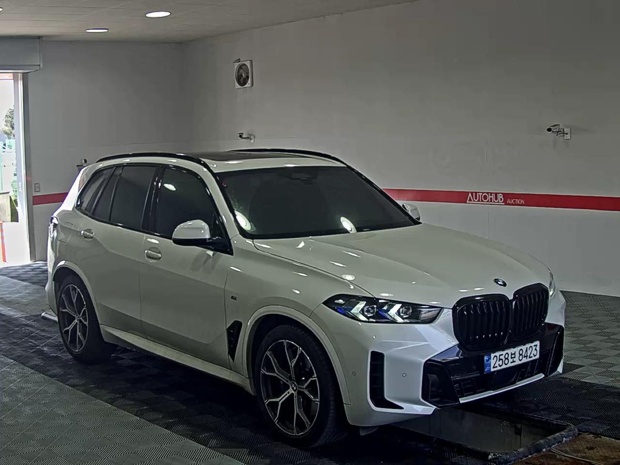 بي إم دبليو X5 2024 - صورة 2