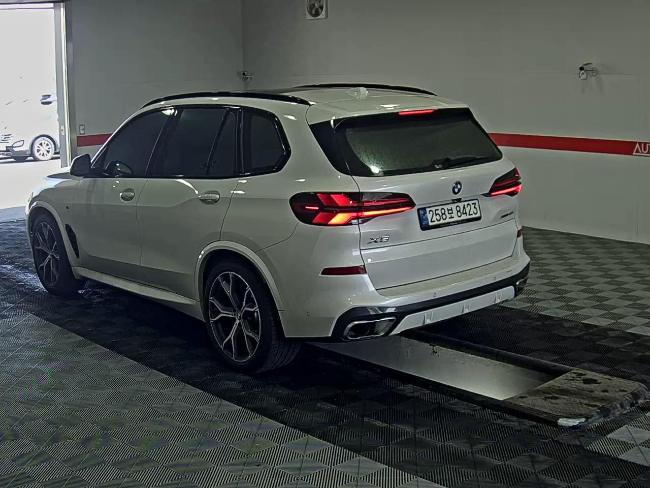 بي إم دبليو X5 2024 - صورة 5