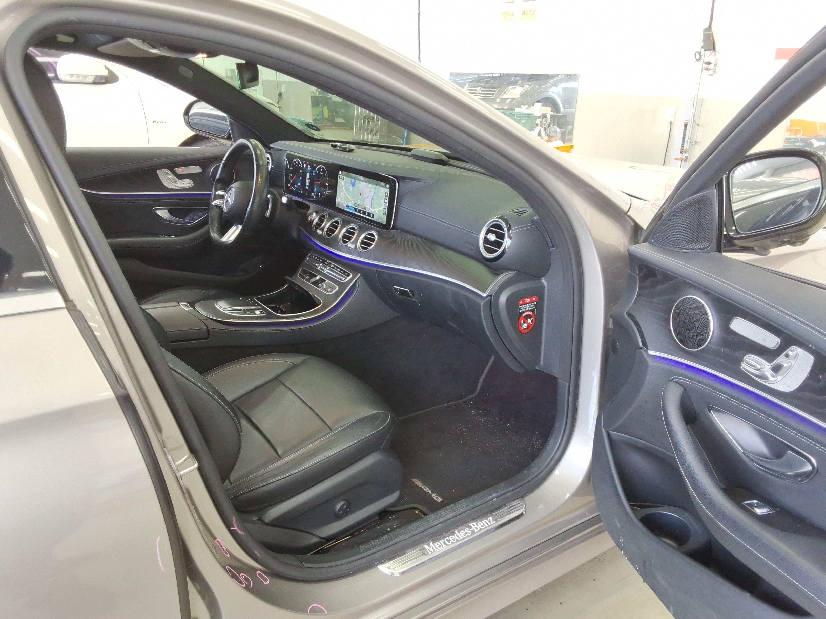Mercedes-Benz E-Class 2021 - Image 14