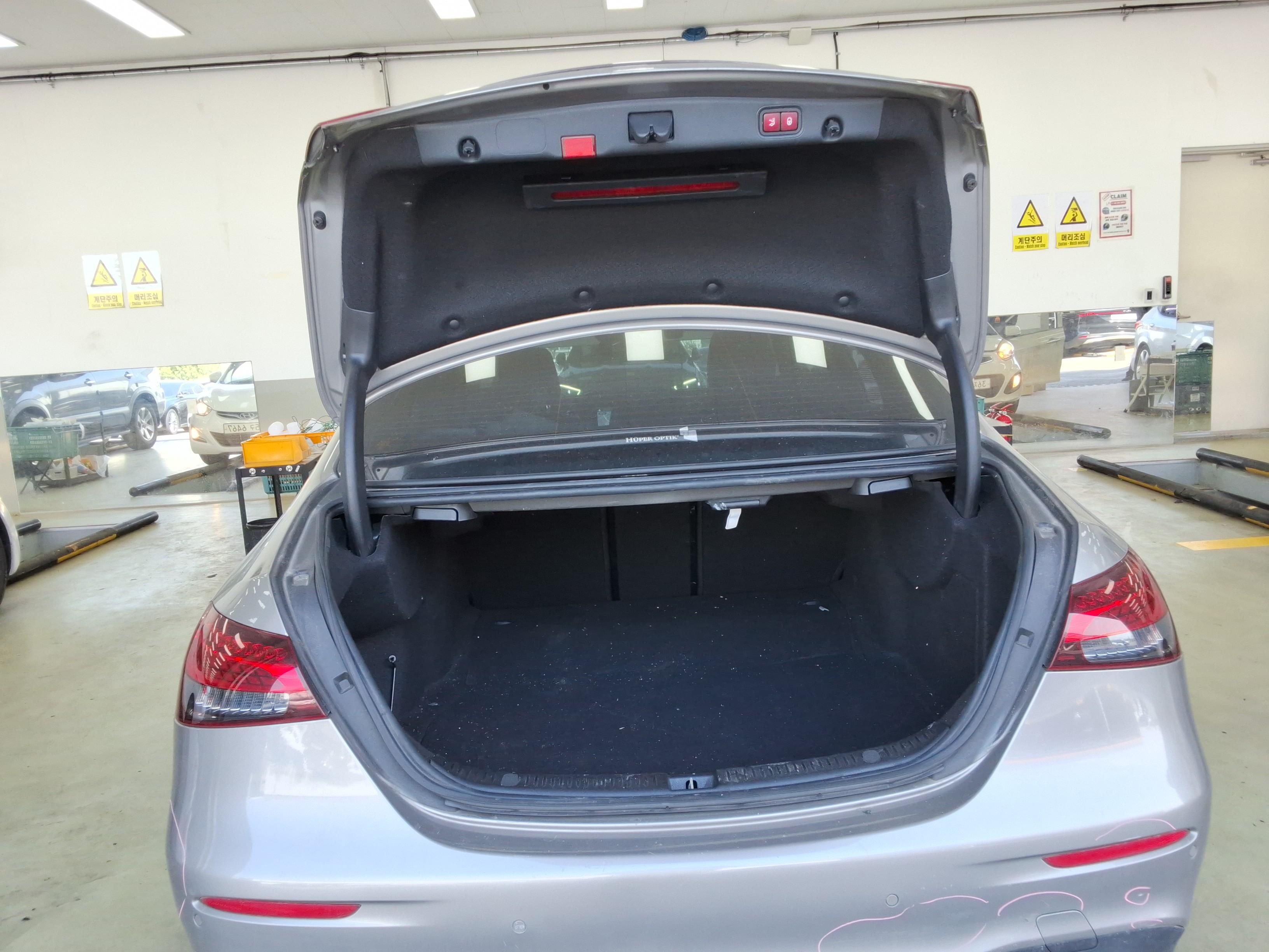Mercedes-Benz E-Class 2021 - Image 15