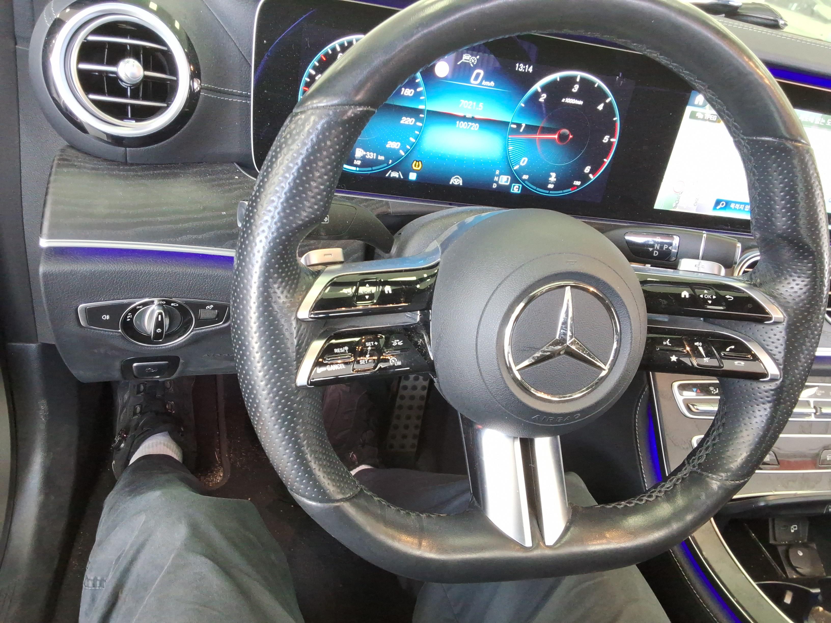 Mercedes-Benz E-Class 2021 - Image 17