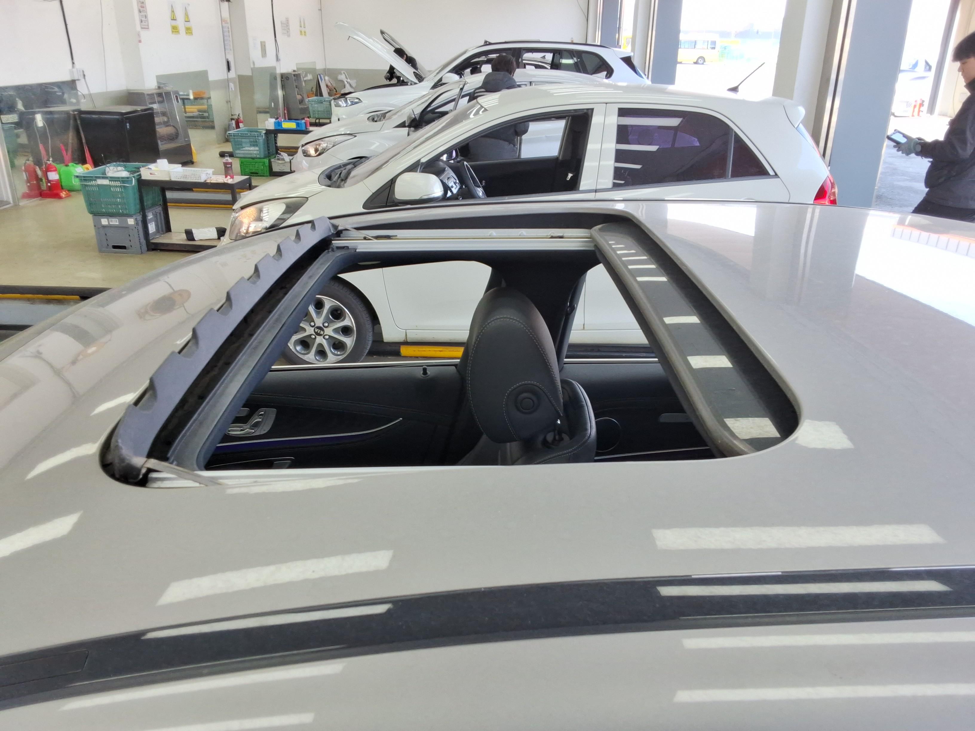 Mercedes-Benz E-Class 2021 - Image 20