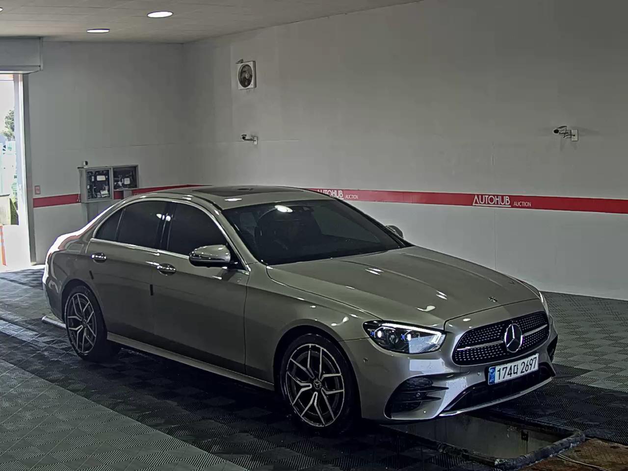 Mercedes-Benz E-Class 2021 - Image 2
