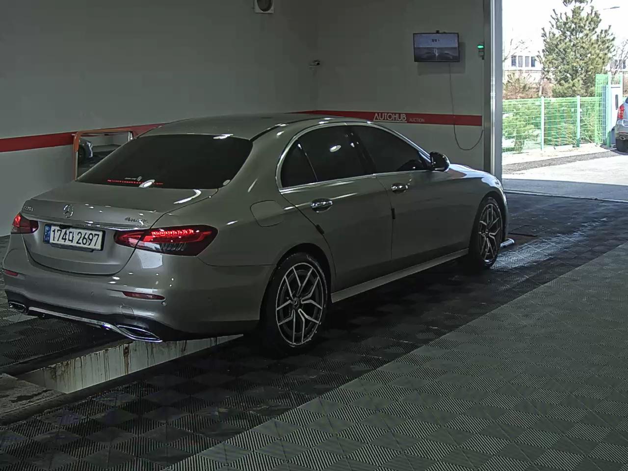 Mercedes-Benz E-Class 2021 - Image 4