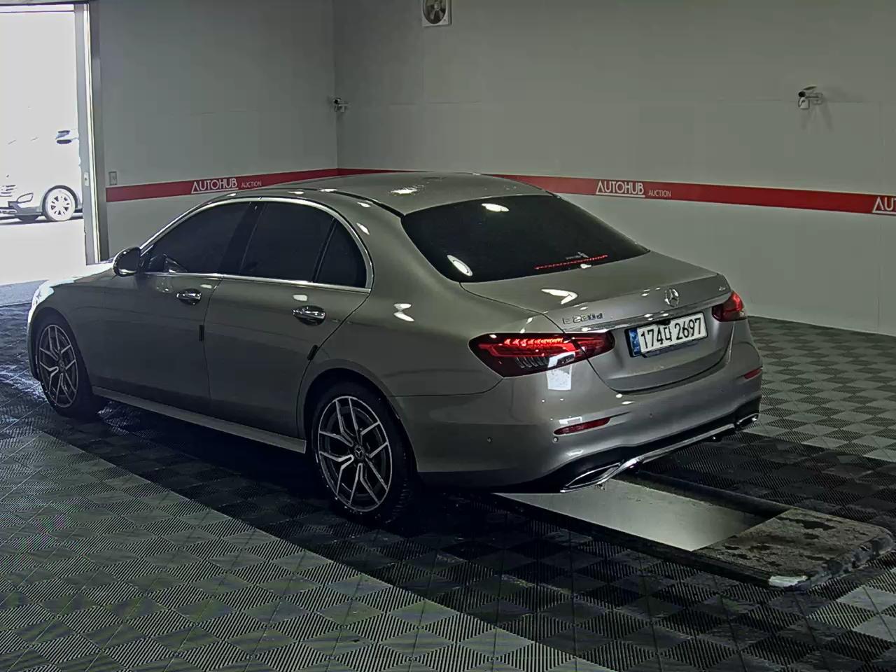 Mercedes-Benz E-Class 2021 - Image 5