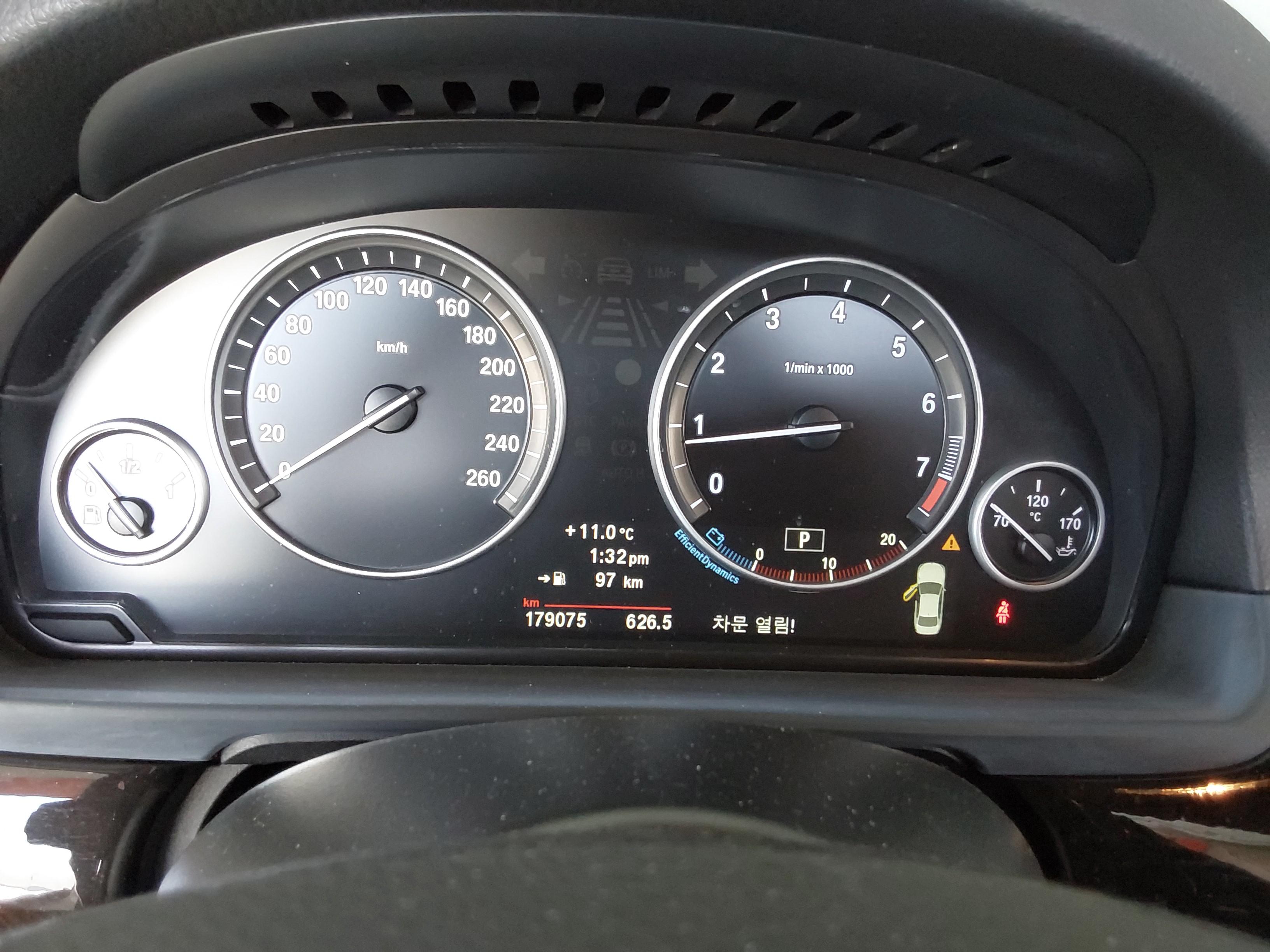 بي إم دبليو الفئة 5 2011 - صورة 8